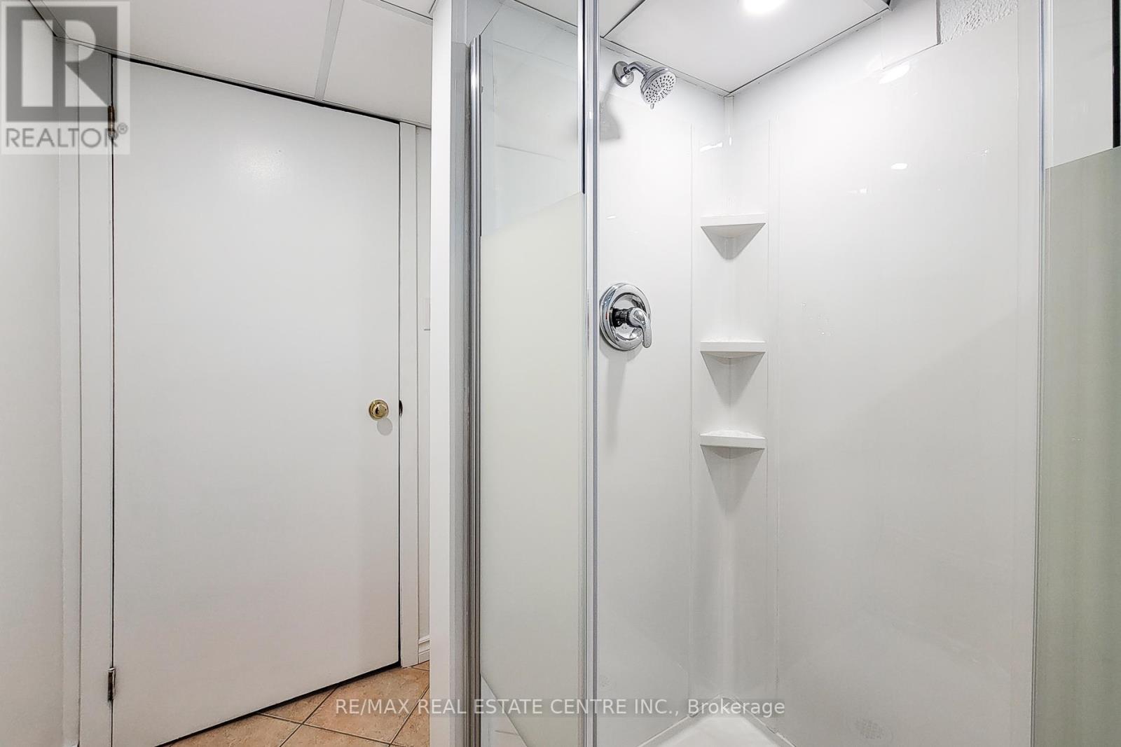 2 Ashwood Court, Hamilton, Ontario  L8E 3E1 - Photo 44 - X12917408