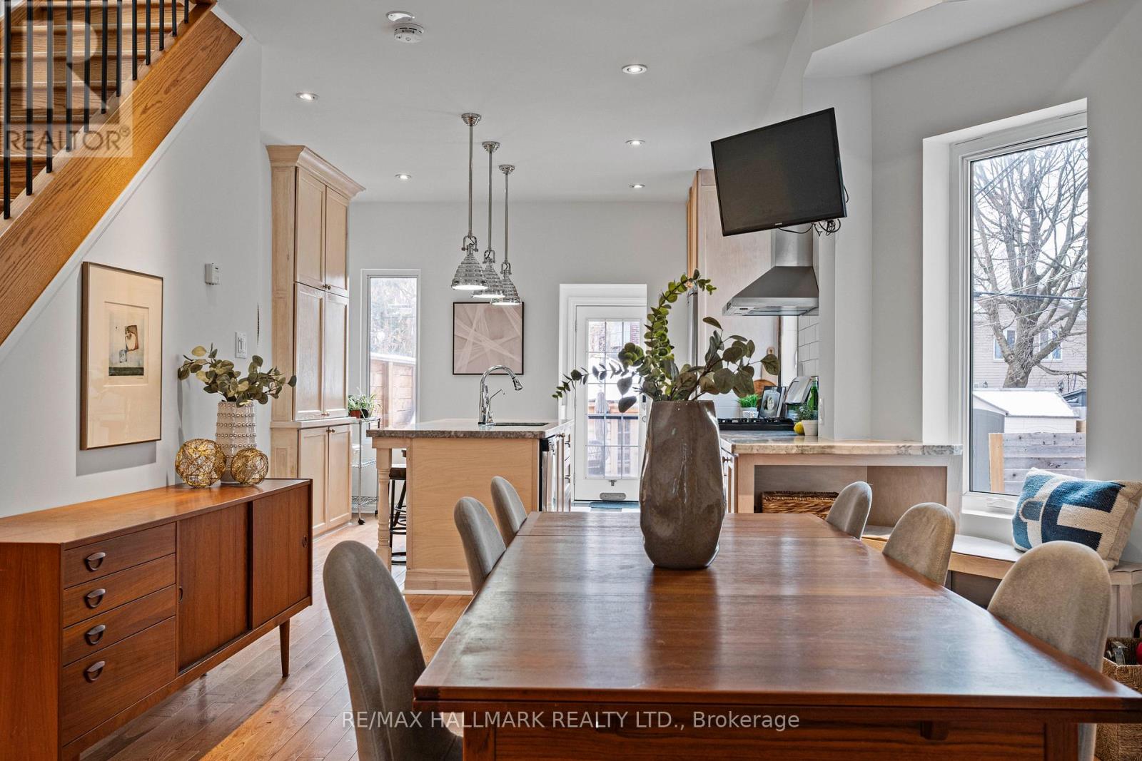 17 Mountnoel Avenue, Toronto, Ontario  M4J 1H7 - Photo 11 - E12907838