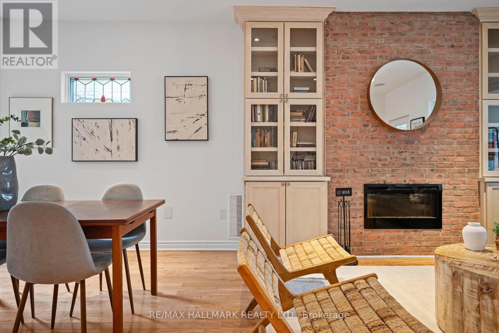 17 Mountnoel Avenue, Toronto, Ontario  M4J 1H7 - Photo 7 - E12907838