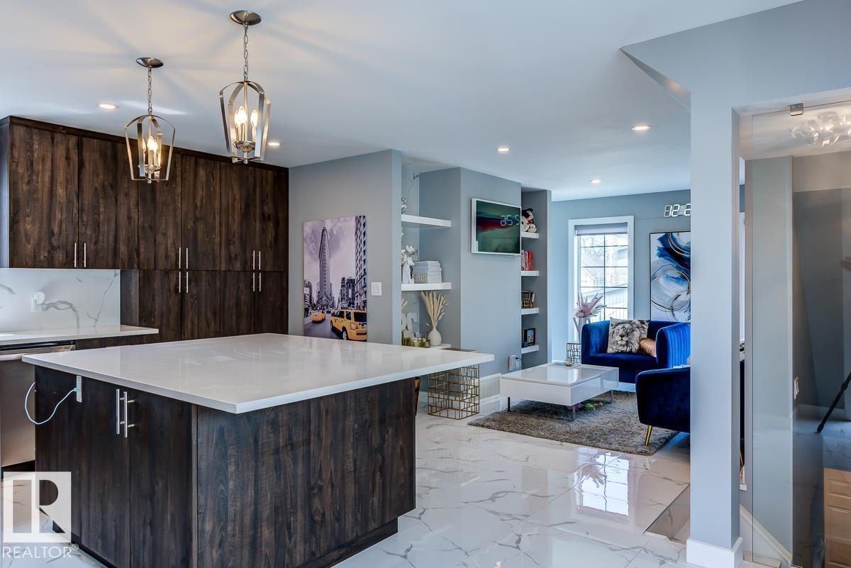 9526 109a Av Nw, Edmonton, Alberta  T5H 1G3 - Photo 4 - E4478891