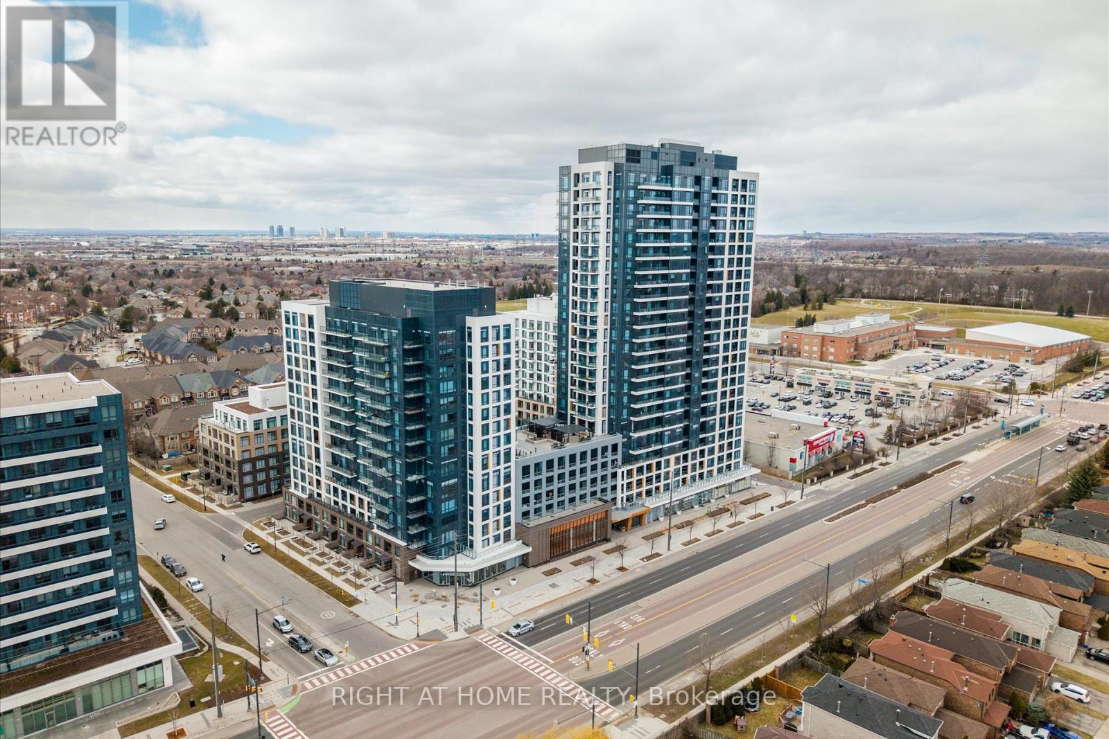 1424 - 7950 BATHURST STREET, Vaughan, Ontario