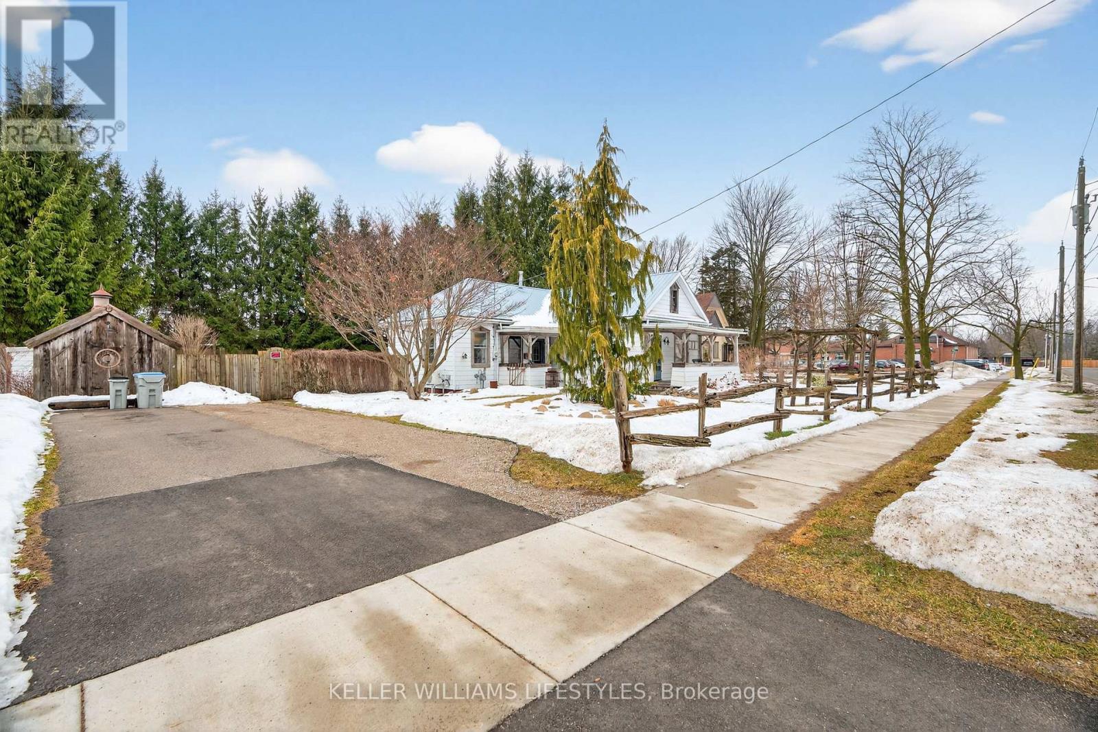 26 Arthur Street, Strathroy-Caradoc, Ontario  N7G 2H1 - Photo 3 - X12824388