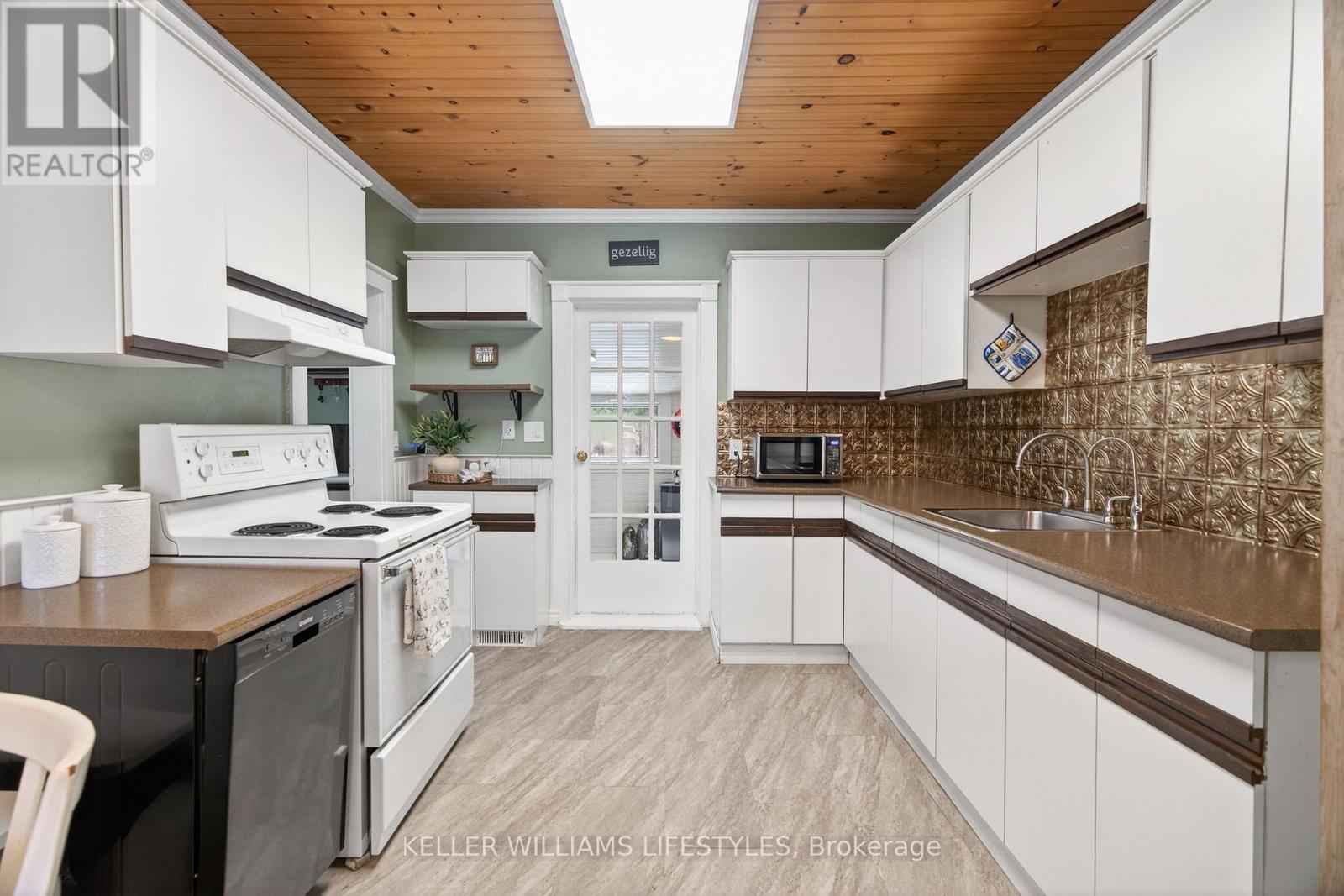 Photo 20 of 31 for 26 Arthur Street