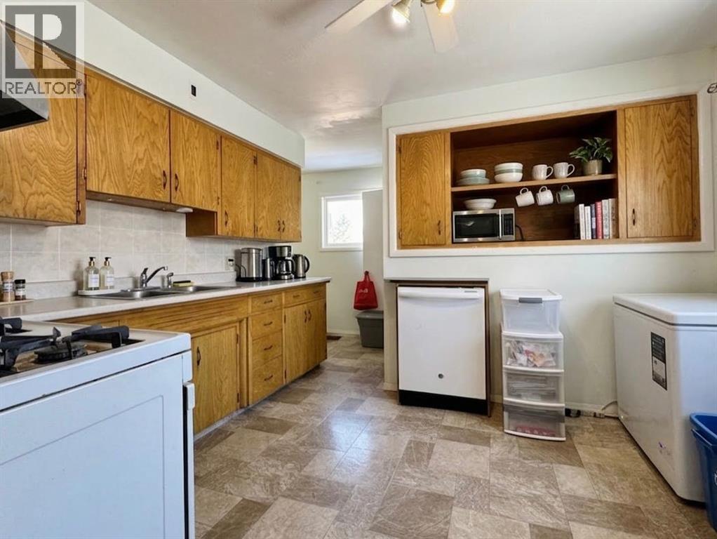 1813 4 Avenue N, Lethbridge, Alberta  T1H 0L6 - Photo 9 - A2292321