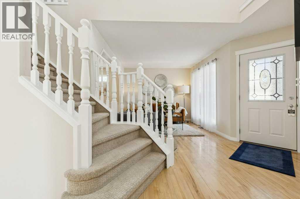 232 Oakmere Place, Chestermere, Alberta  T1X 1L2 - Photo 3 - A2291102