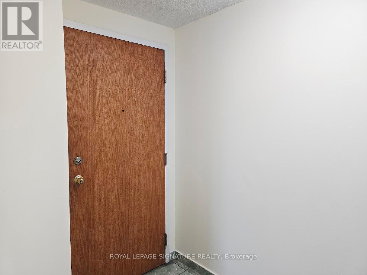 213 - 41 Markbrook Lane, Toronto, Ontario  M9V 5E6 - Photo 4 - W12917452