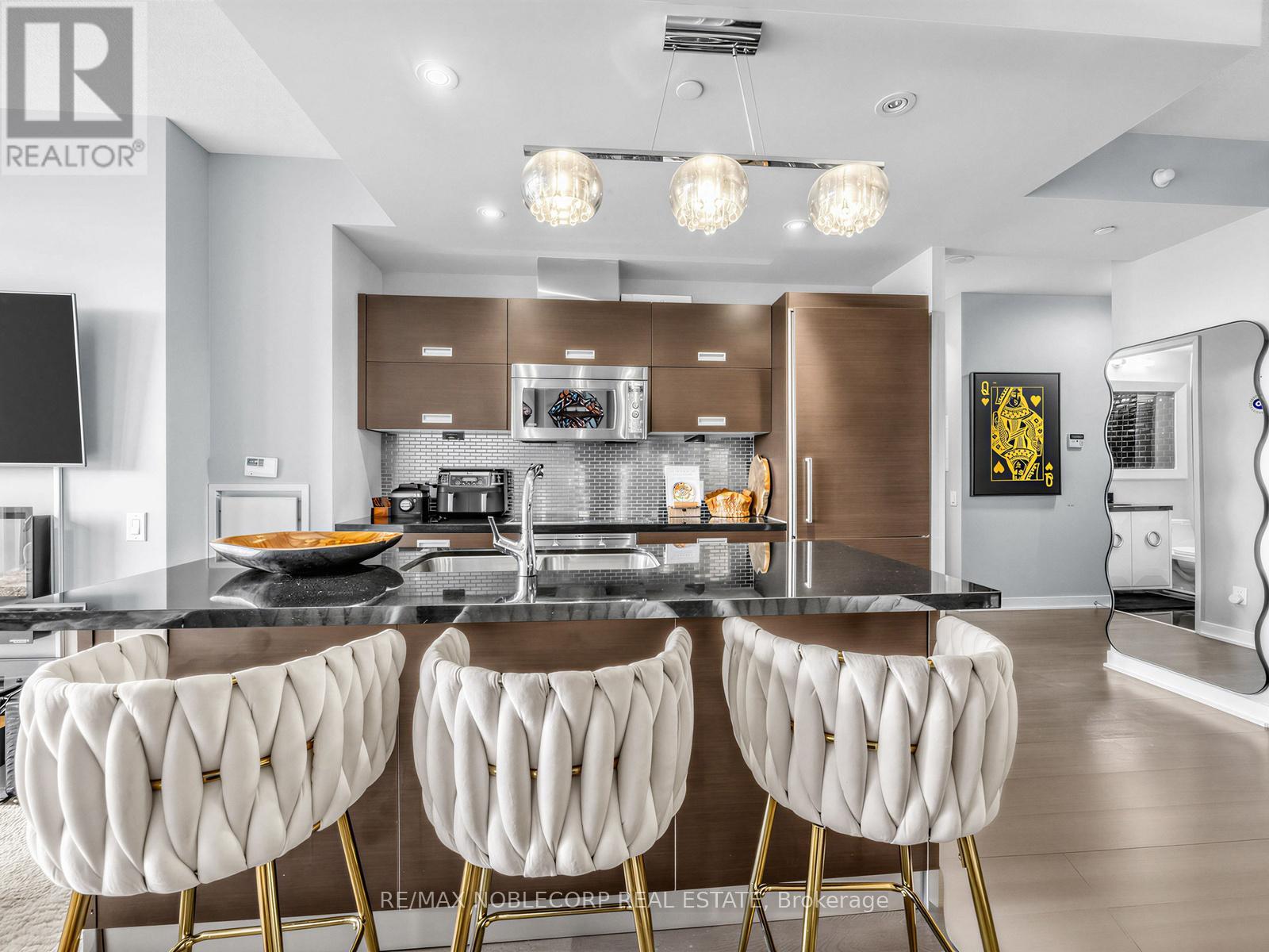 2212 - 88 Park Lawn Road, Toronto, Ontario  M8Y 0B5 - Photo 10 - W12917460