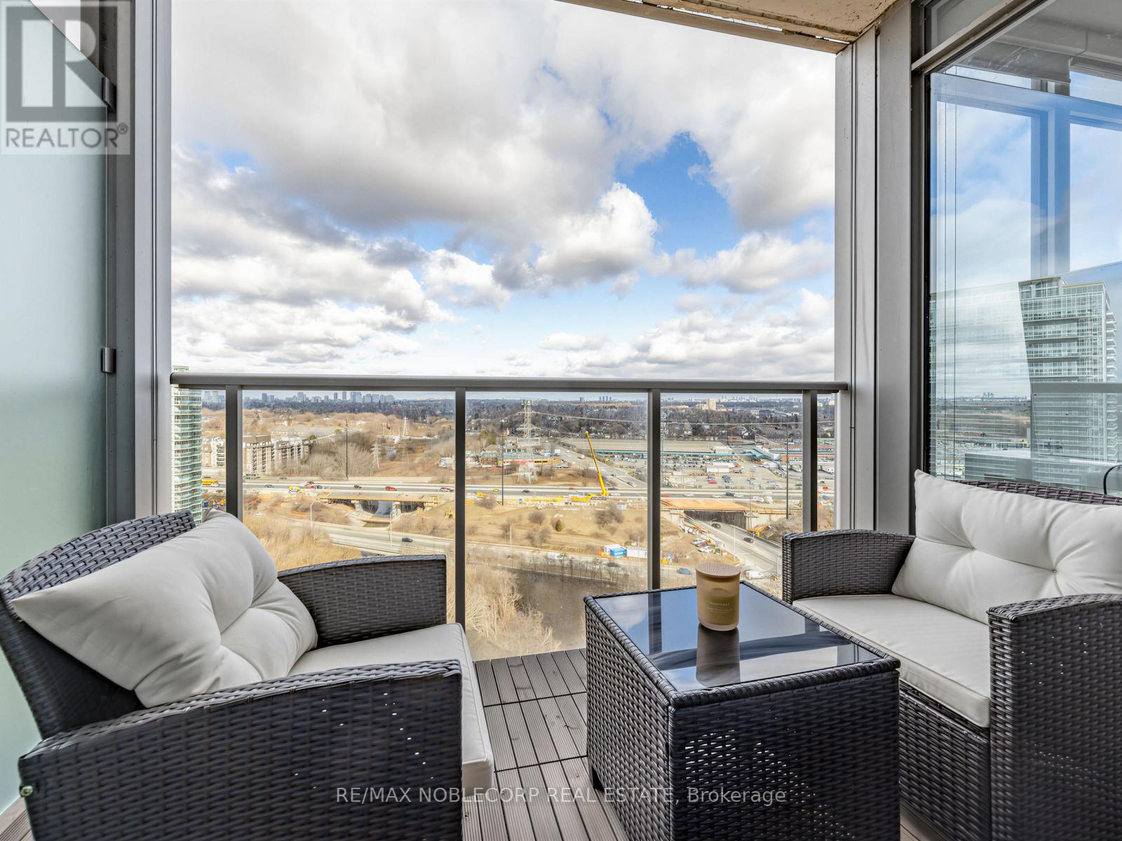 2212 - 88 Park Lawn Road, Toronto, Ontario  M8Y 0B5 - Photo 32 - W12917460