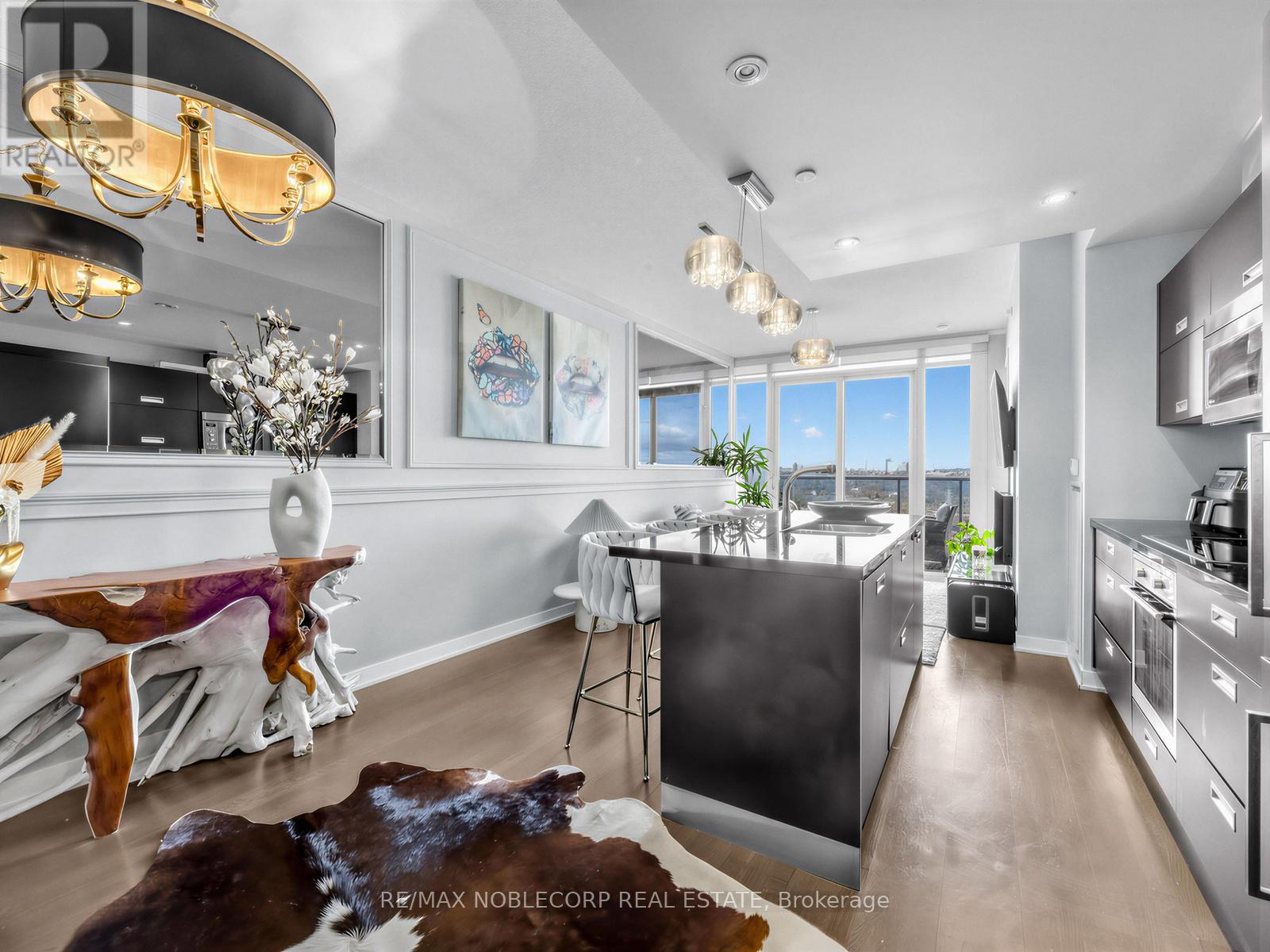 2212 - 88 Park Lawn Road, Toronto, Ontario  M8Y 0B5 - Photo 5 - W12917460