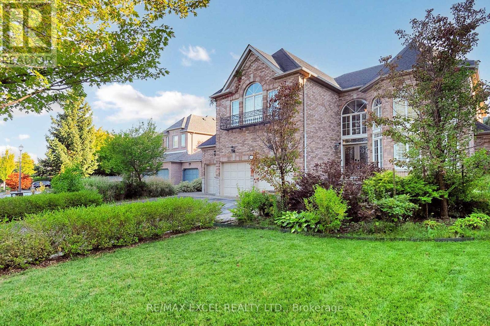 5368 Vail Court, Mississauga, Ontario  L5M 6G9 - Photo 2 - W12917462