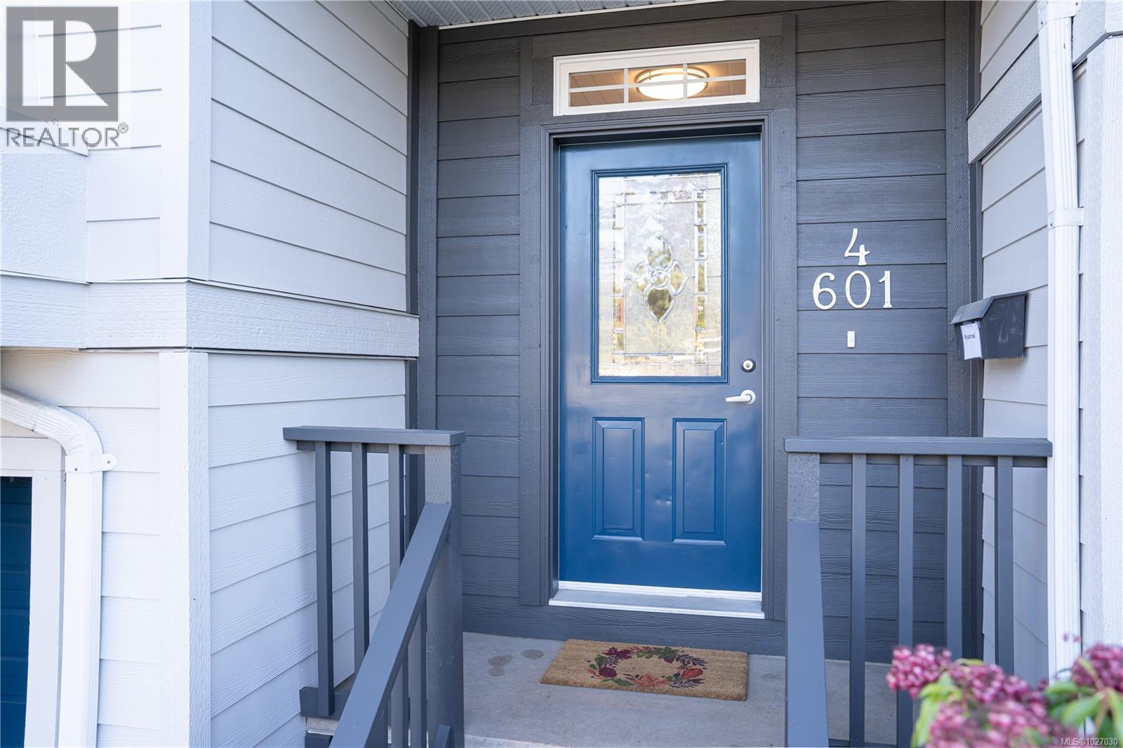 4 601 Nelson St, Esquimalt, British Columbia  V9A 6P7 - Photo 4 - 1027030