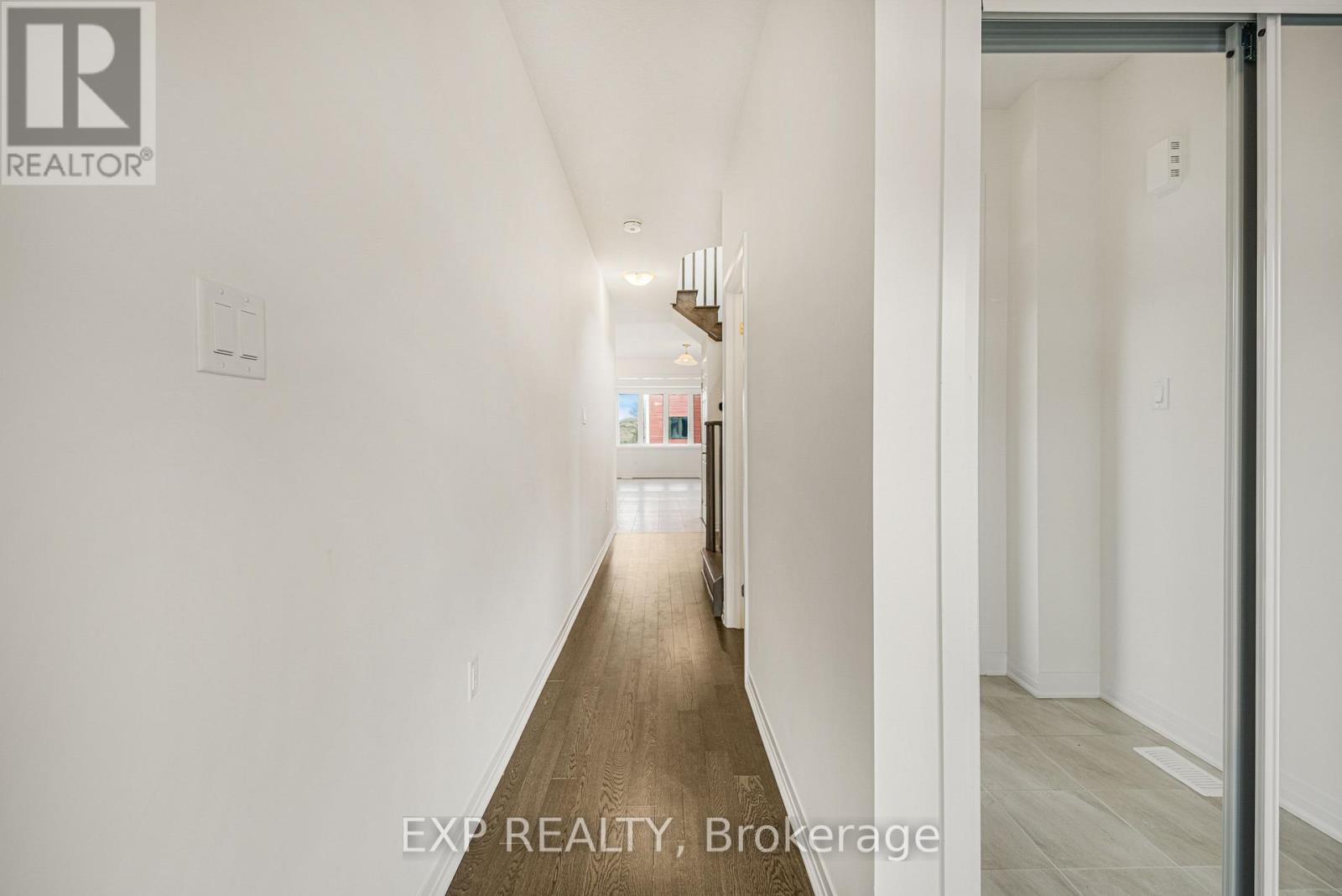 25 Canvas Crescent, Welland, Ontario  L3B 0P4 - Photo 2 - X12917446