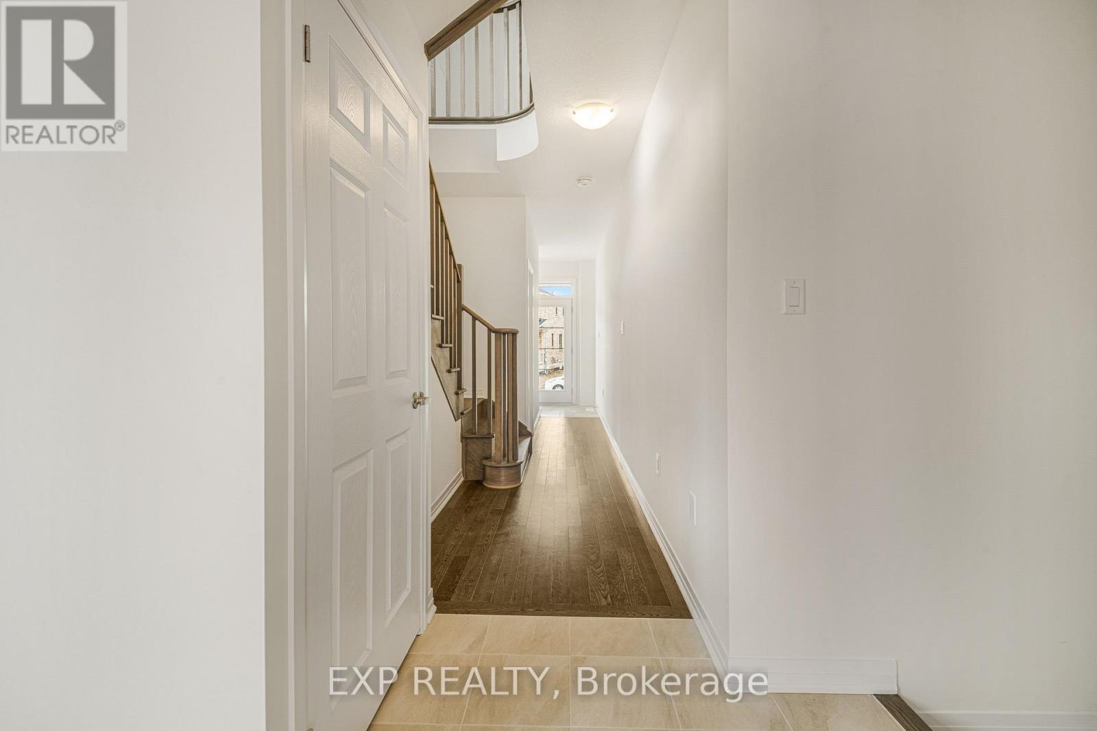 25 Canvas Crescent, Welland, Ontario  L3B 0P4 - Photo 5 - X12917446