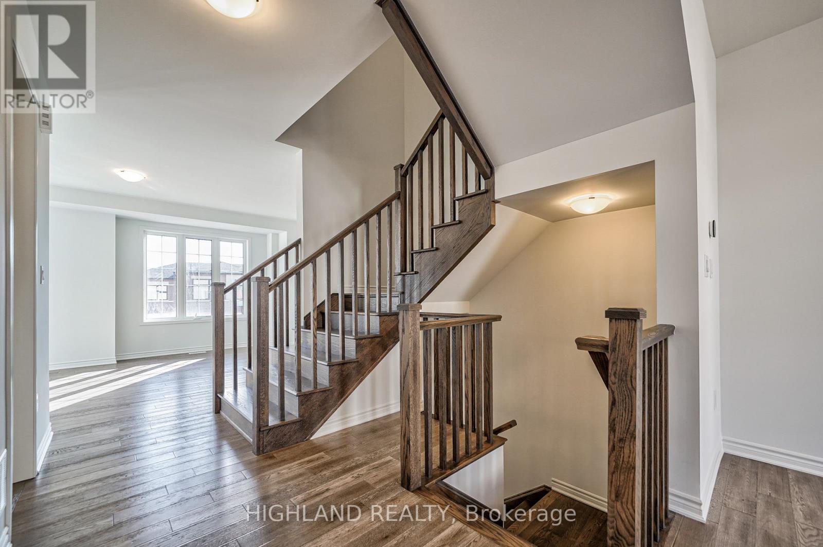 141 Settlers Road E, Oakville, Ontario  L6H 7X7 - Photo 23 - W12910344