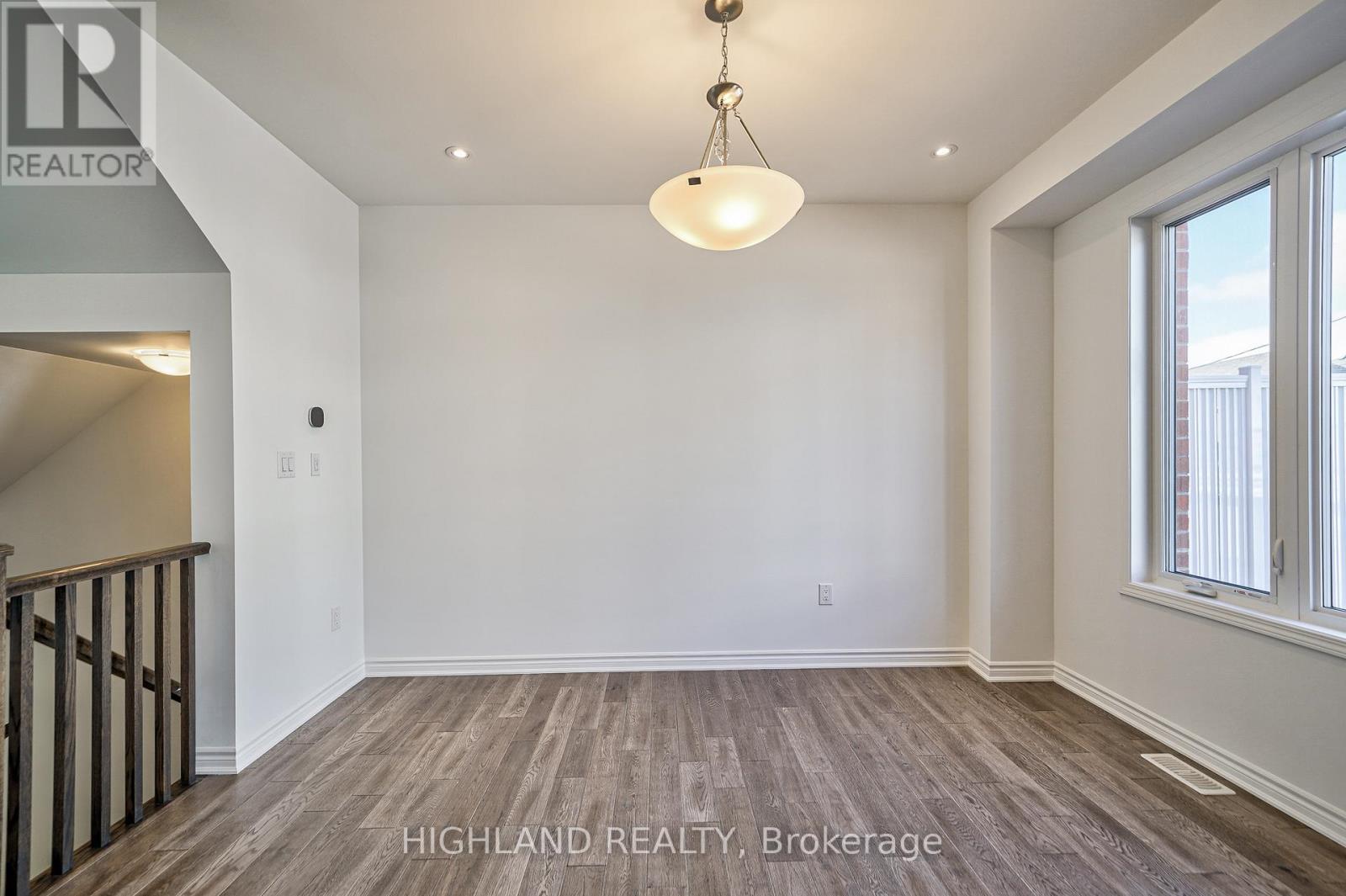 141 Settlers Road E, Oakville, Ontario  L6H 7X7 - Photo 7 - W12910344