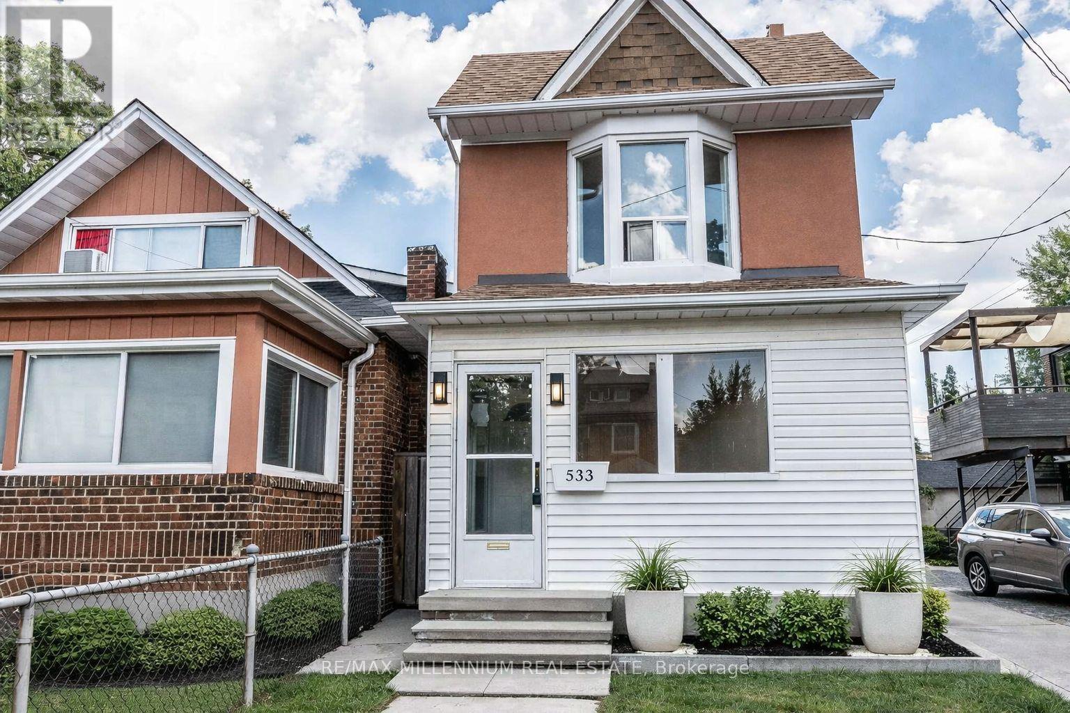 Bsmt - 533 Beresford Avenue, Toronto, Ontario  M6S 3C2 - Photo 2 - W12917156