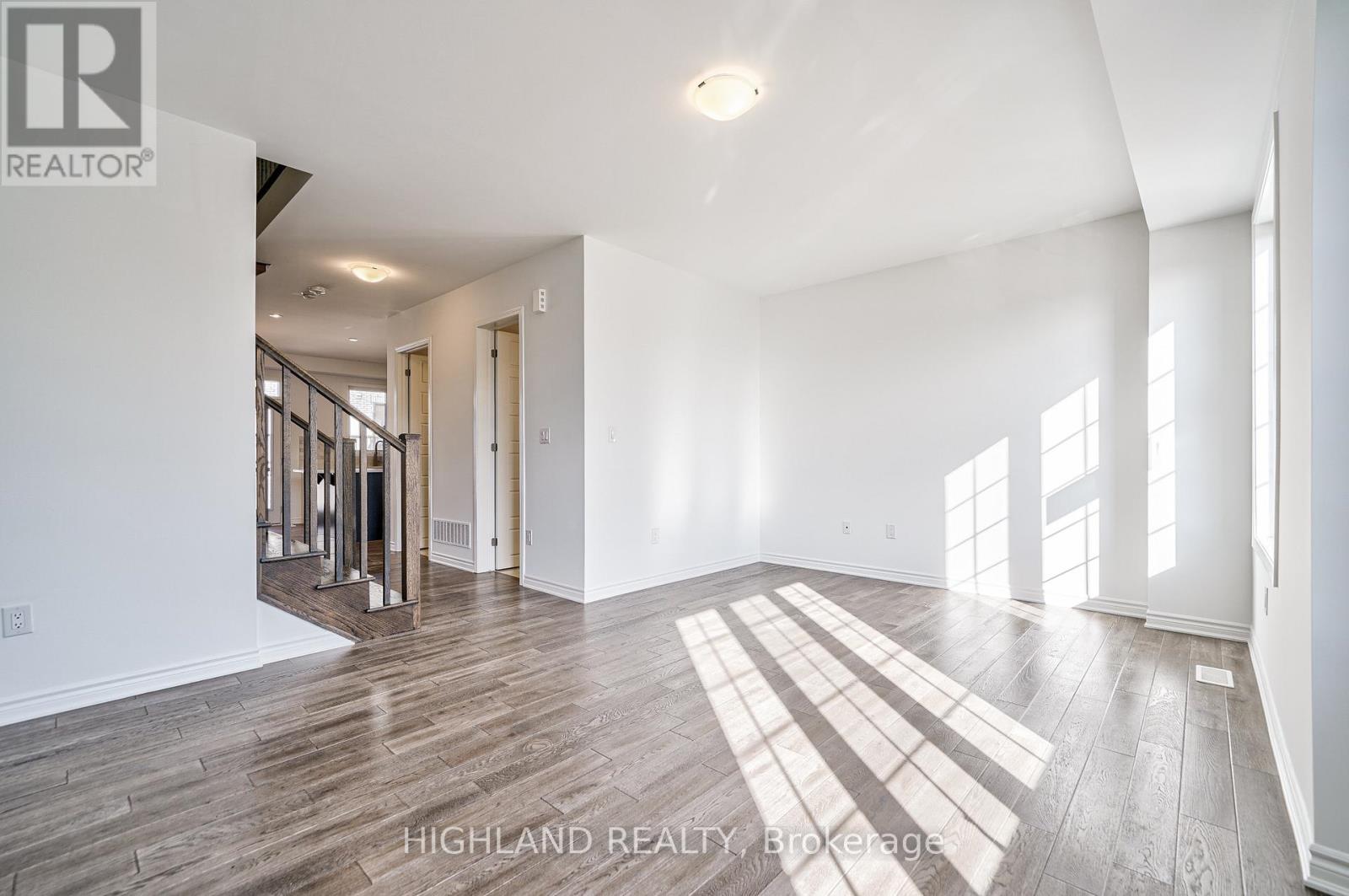 141 Settlers Road E, Oakville, Ontario  L6H 7X7 - Photo 8 - W12910344