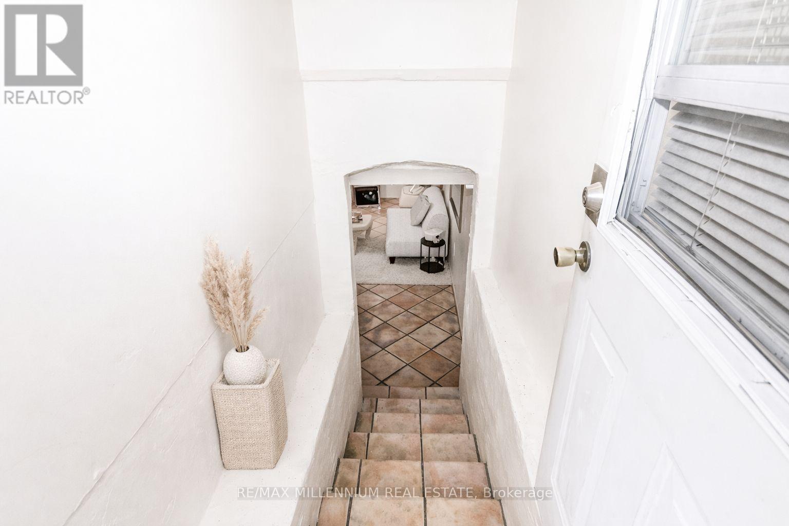 Bsmt - 533 Beresford Avenue, Toronto, Ontario  M6S 3C2 - Photo 3 - W12917156