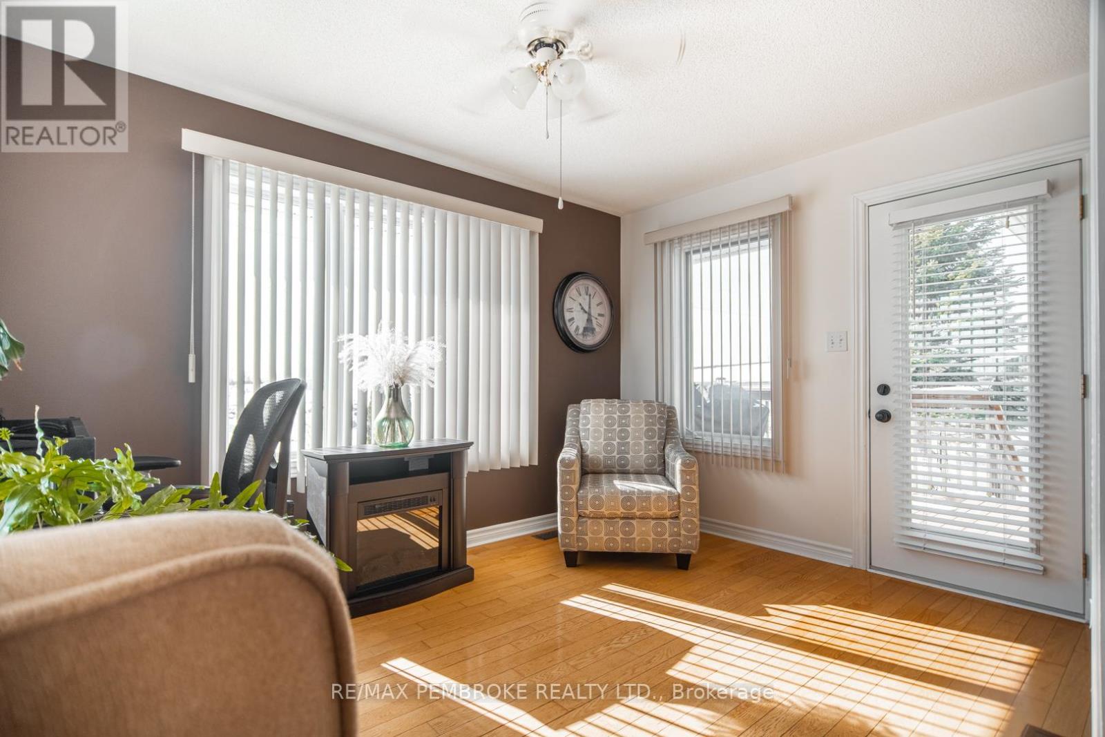 529 Angus Campbell Drive, Pembroke, Ontario  K8A 8K5 - Photo 7 - X12916090