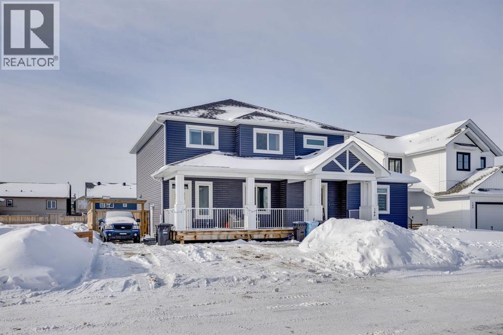144 Beaverlodge Close, Fort Mcmurray, Alberta  T9H 2V5 - Photo 2 - A2296197