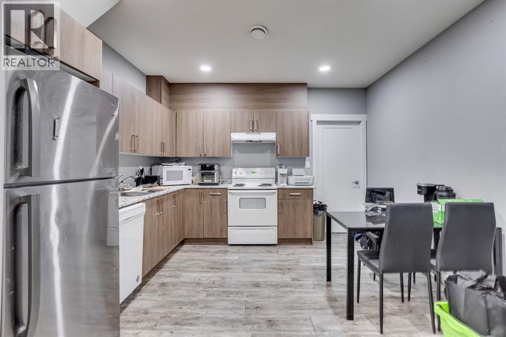 144 Beaverlodge Close, Fort Mcmurray, Alberta  T9H 2V5 - Photo 38 - A2296197