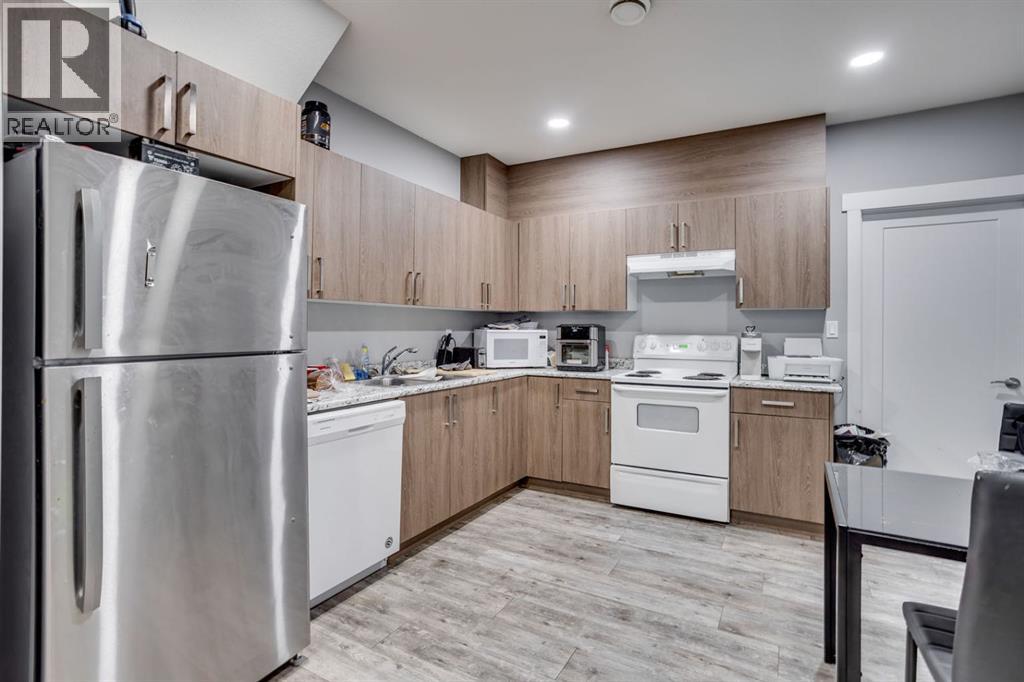 144 Beaverlodge Close, Fort Mcmurray, Alberta  T9H 2V5 - Photo 37 - A2296197