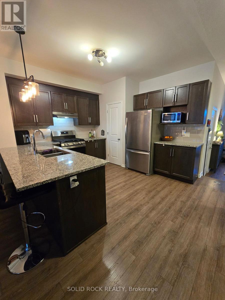 461 Cope Drive, Ottawa, Ontario  K2V 0P1 - Photo 3 - X12917486