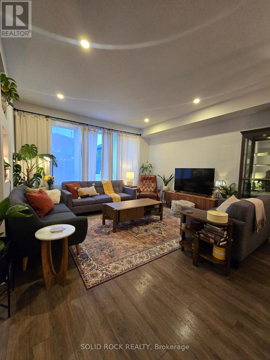 461 Cope Drive, Ottawa, Ontario  K2V 0P1 - Photo 6 - X12917486