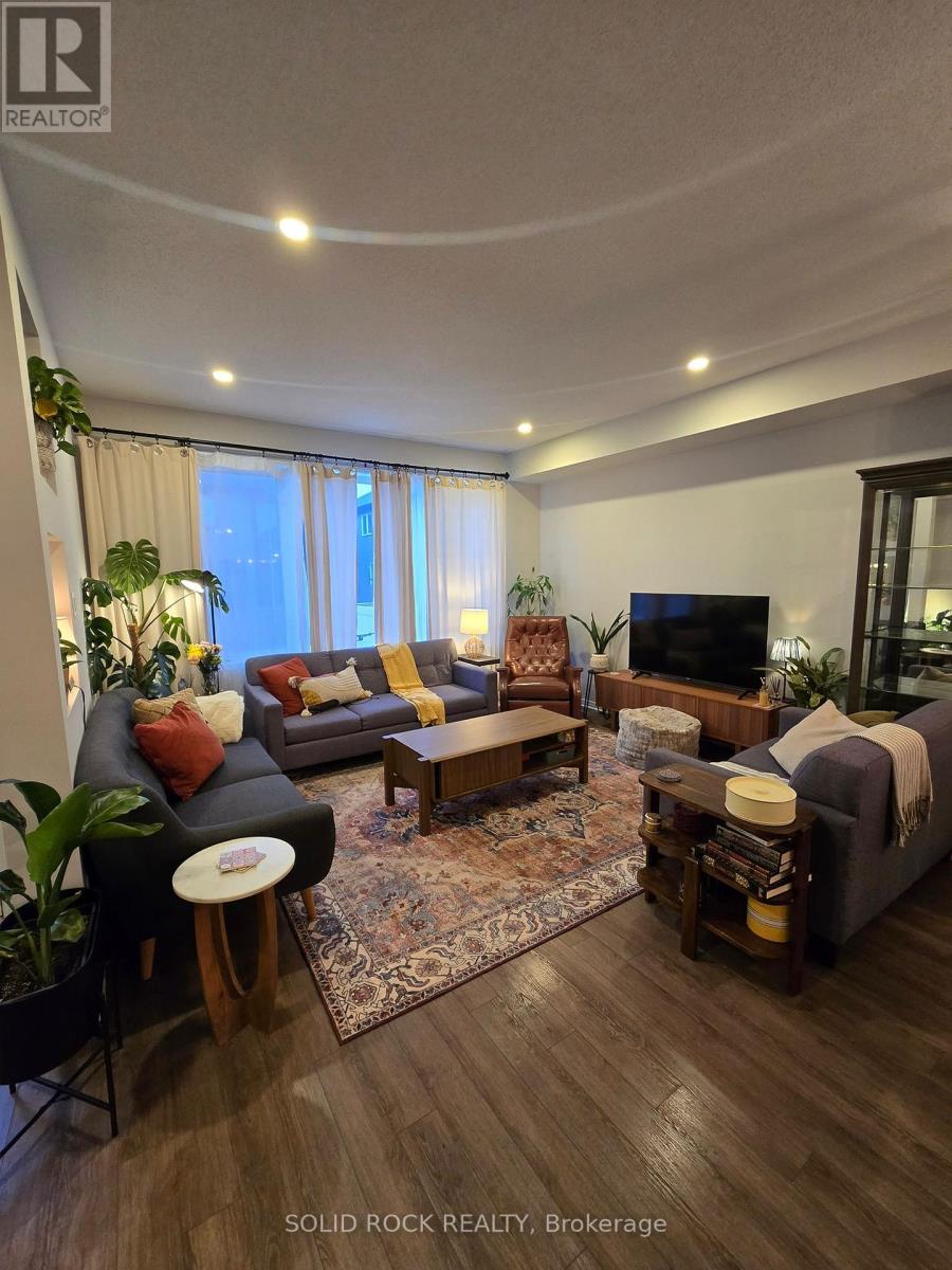 461 Cope Drive, Ottawa, Ontario  K2V 0P1 - Photo 7 - X12917486