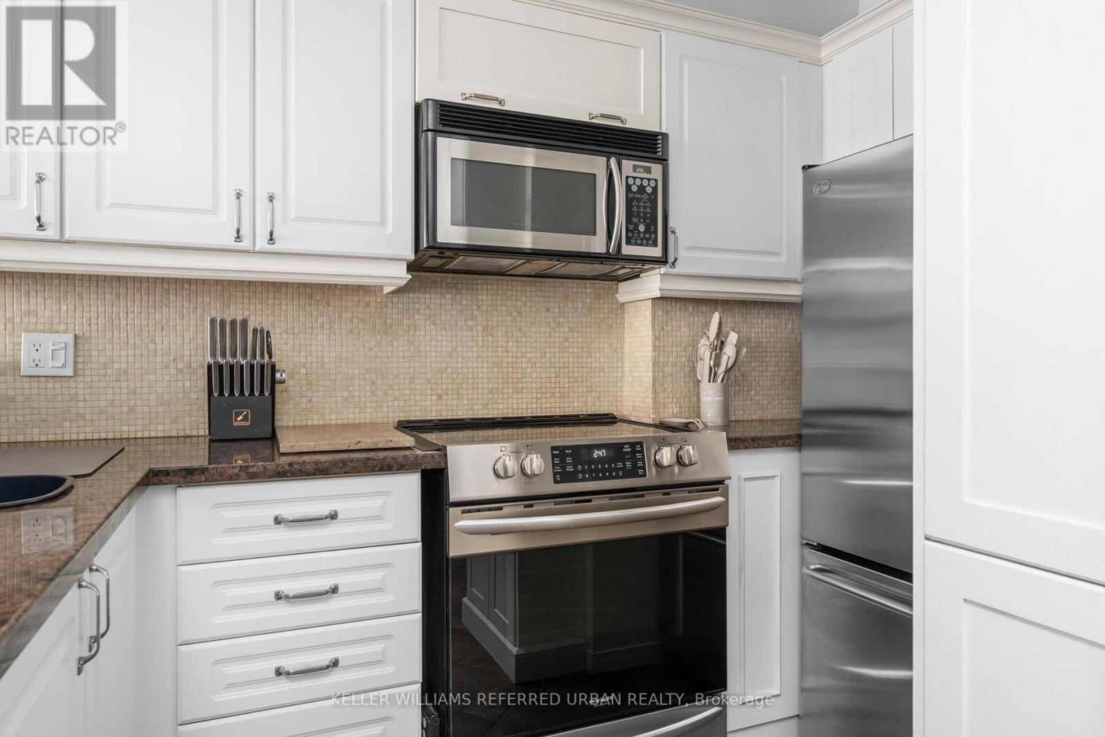 706 - 393 King Street W, Toronto, Ontario  M5V 3G8 - Photo 9 - C12917468