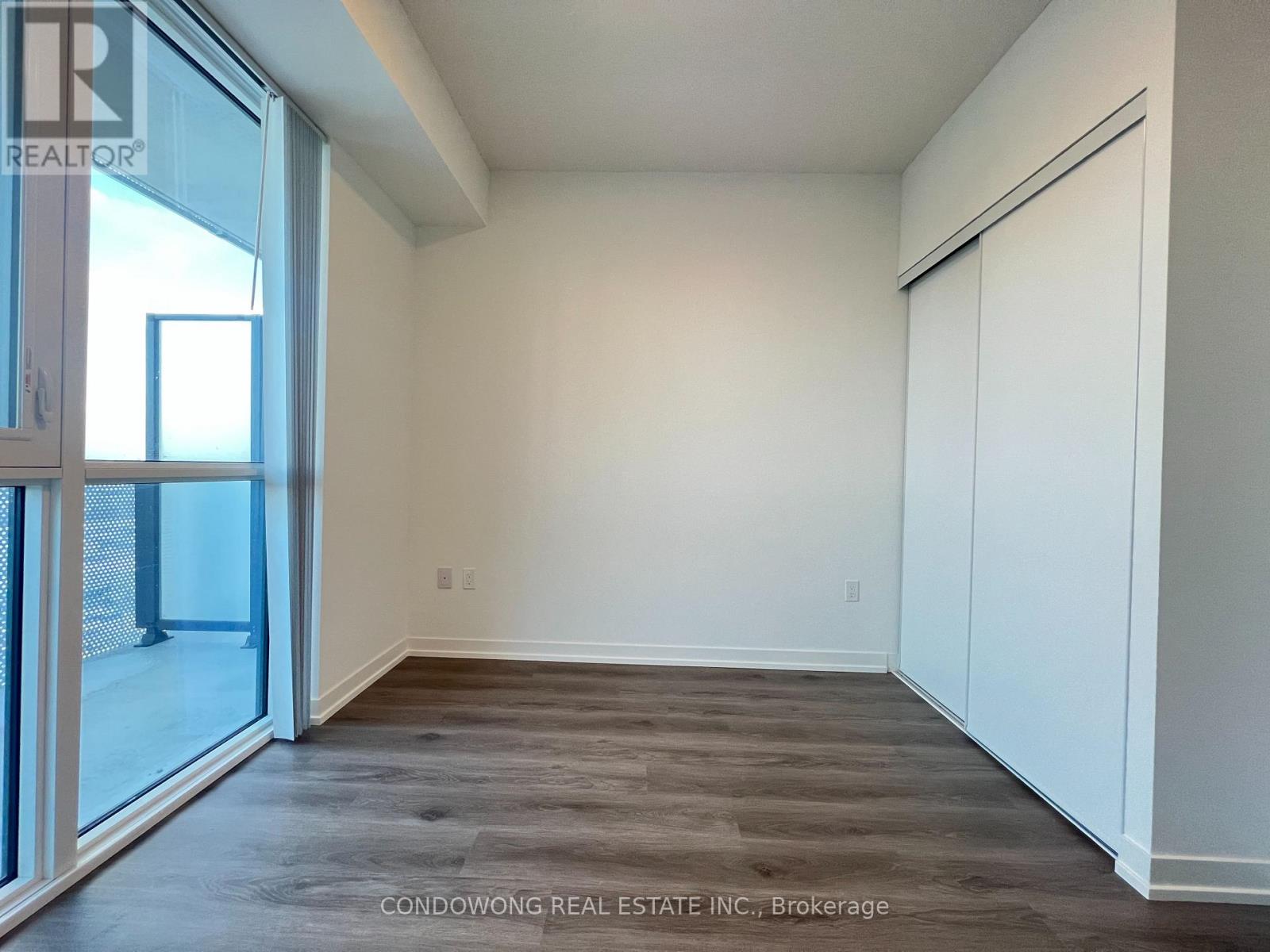 2607 - 28 Interchange Way, Vaughan, Ontario  L4K 0P8 - Photo 4 - N12917472