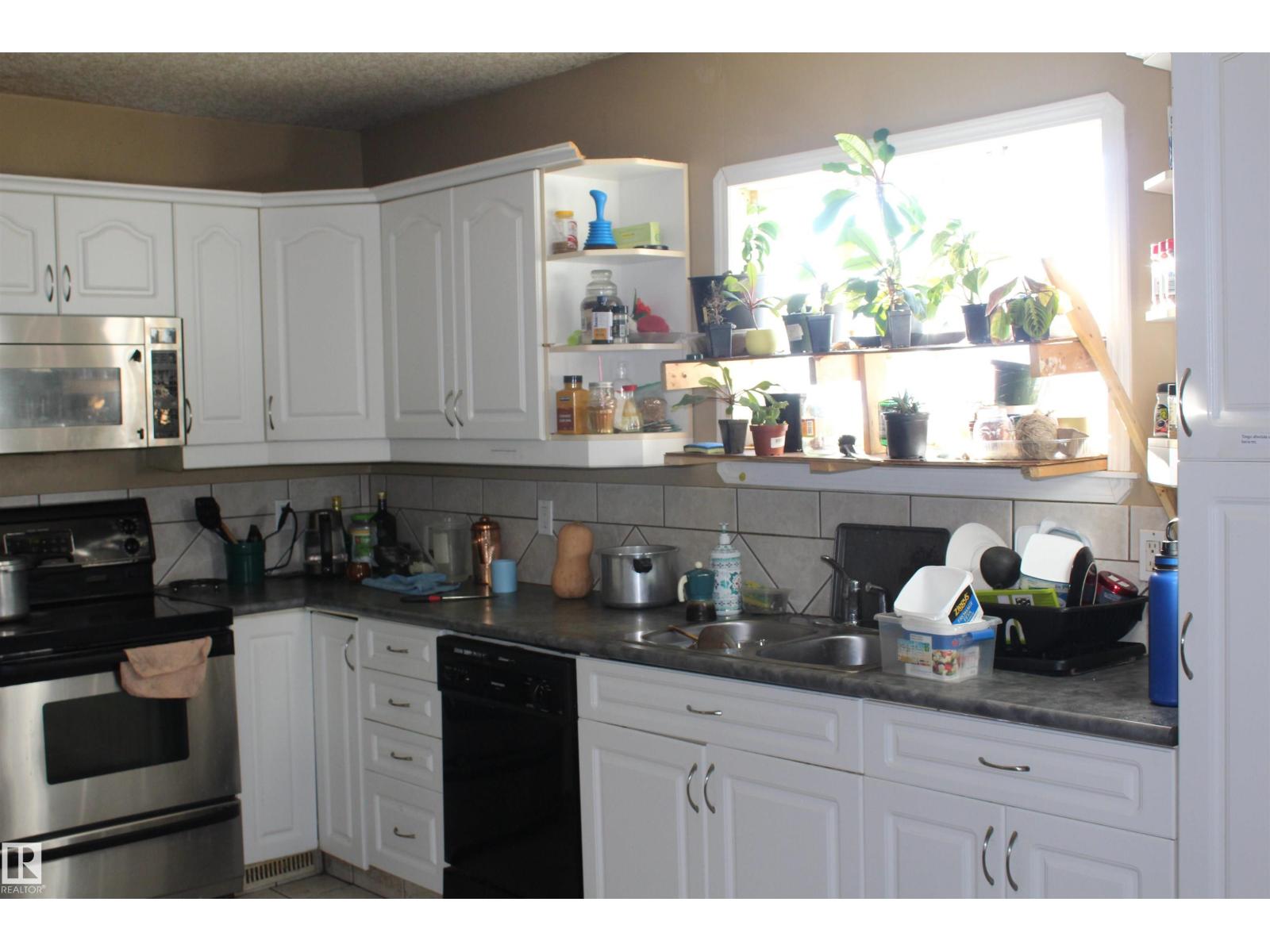 11927 96 St Nw, Edmonton, Alberta  T5J 2R4 - Photo 9 - E4478895