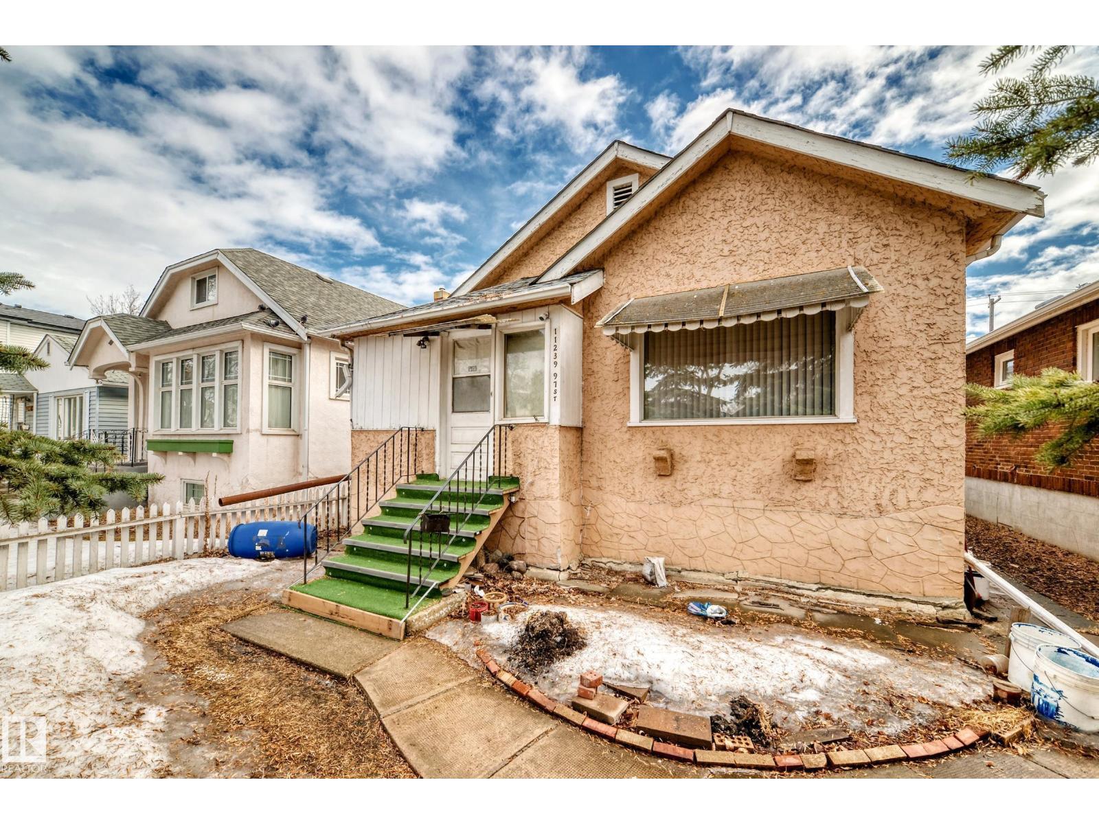 11239 97 ST NW, edmonton, Alberta