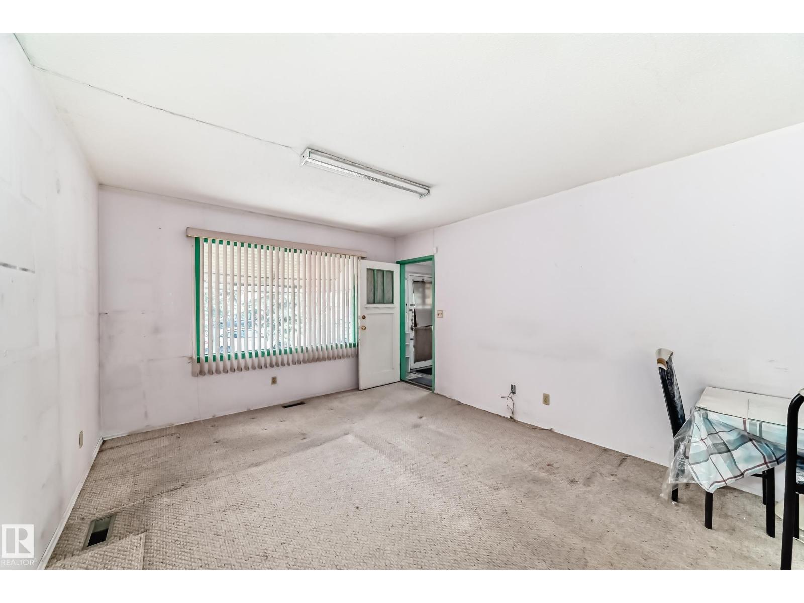 11239 97 St Nw, Edmonton, Alberta  T5G 1X2 - Photo 3 - E4478896