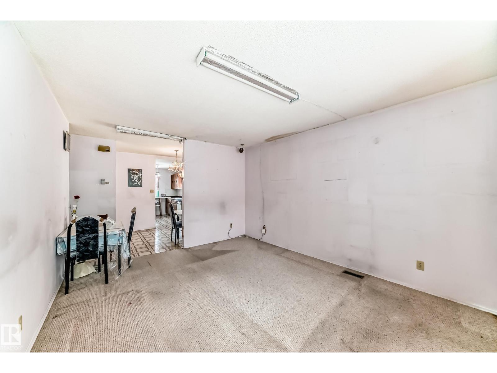 11239 97 St Nw, Edmonton, Alberta  T5G 1X2 - Photo 5 - E4478896