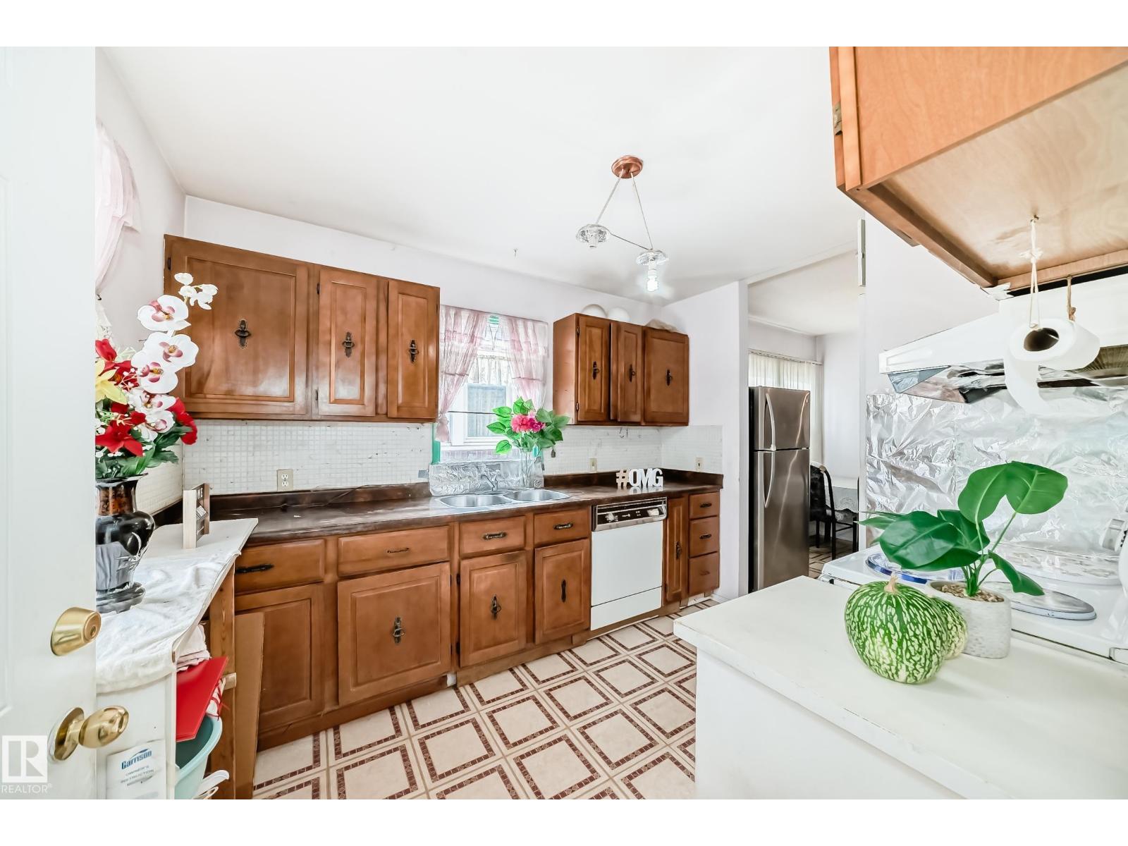 11239 97 St Nw, Edmonton, Alberta  T5G 1X2 - Photo 6 - E4478896