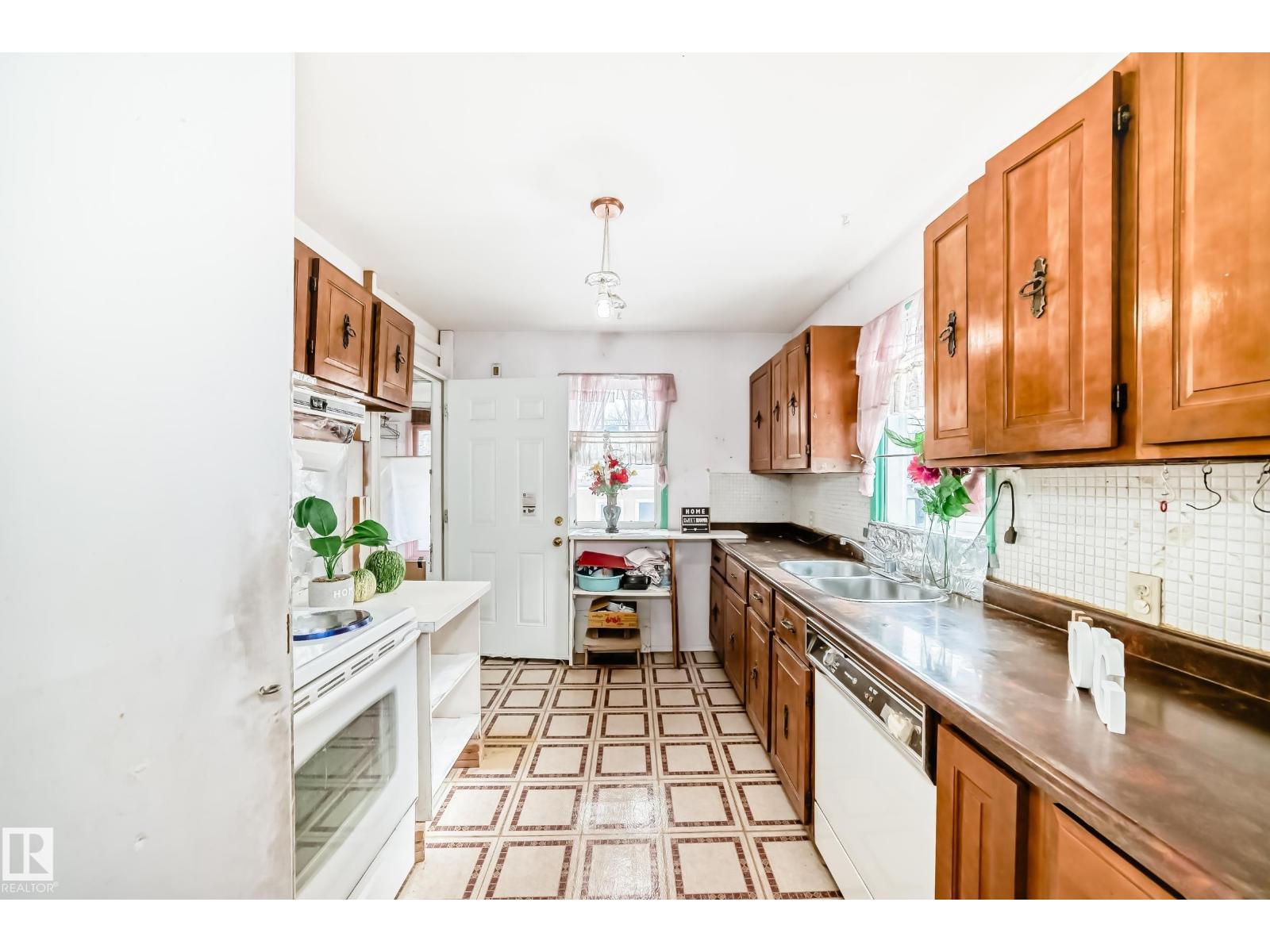 11239 97 St Nw, Edmonton, Alberta  T5G 1X2 - Photo 9 - E4478896