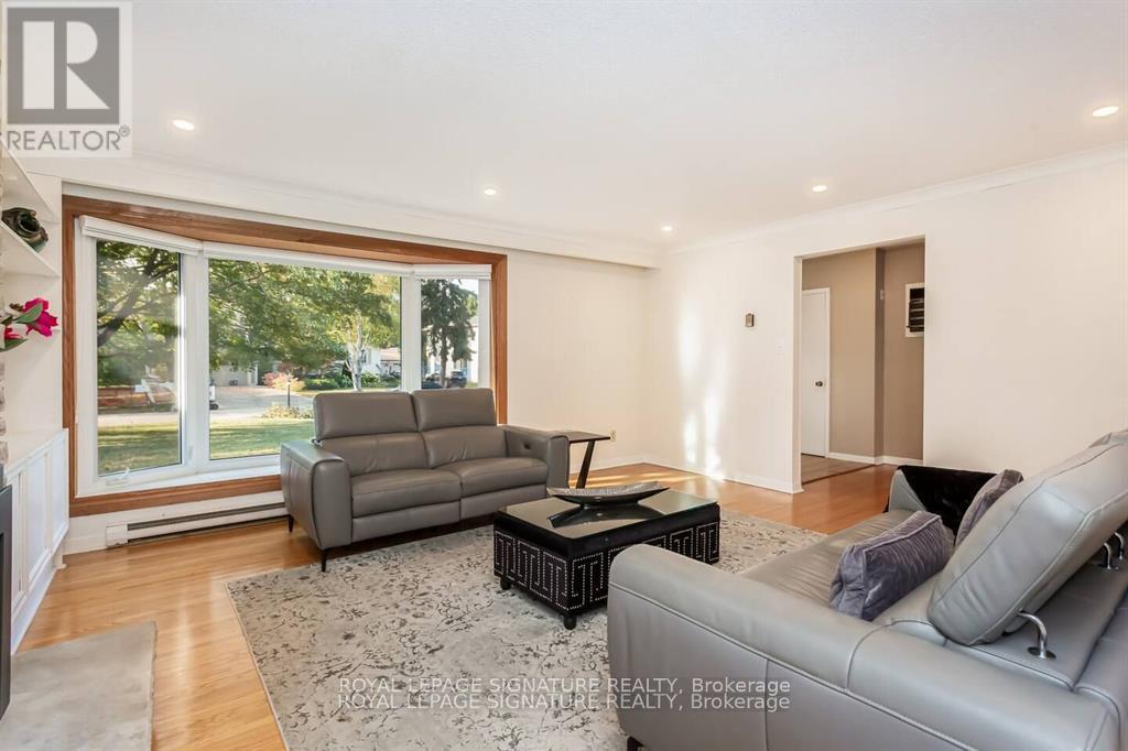 153 Ulster Drive, Oakville, Ontario  L6L 3P3 - Photo 6 - W12917470