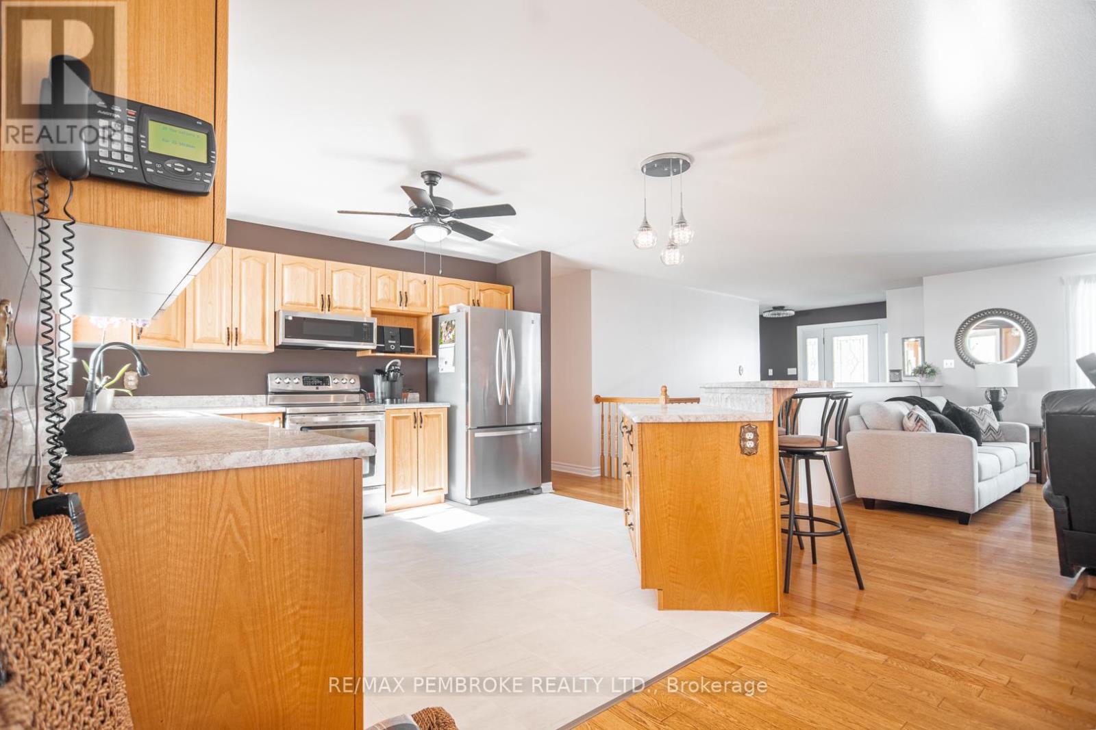 529 Angus Campbell Drive, Pembroke, Ontario  K8A 8K5 - Photo 12 - X12916090