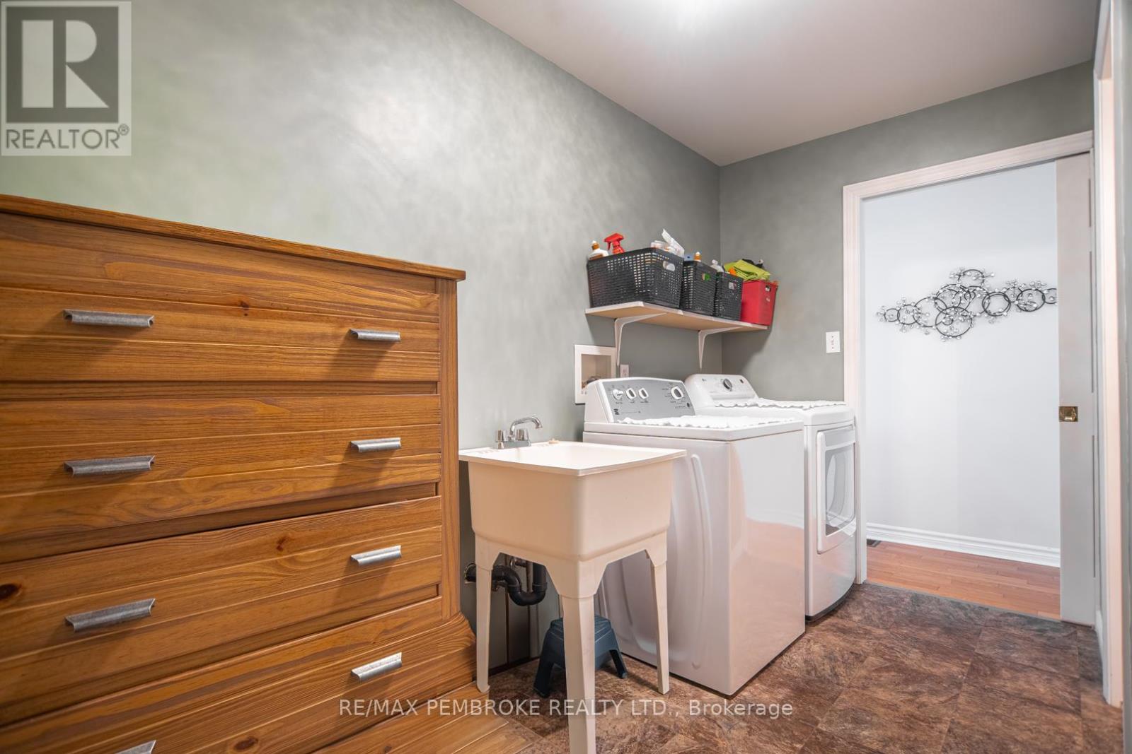 529 Angus Campbell Drive, Pembroke, Ontario  K8A 8K5 - Photo 26 - X12916090