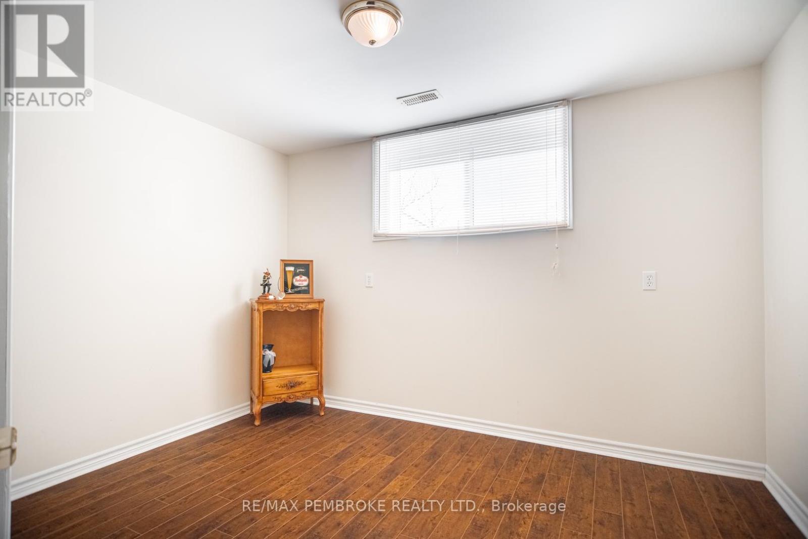 529 Angus Campbell Drive, Pembroke, Ontario  K8A 8K5 - Photo 35 - X12916090