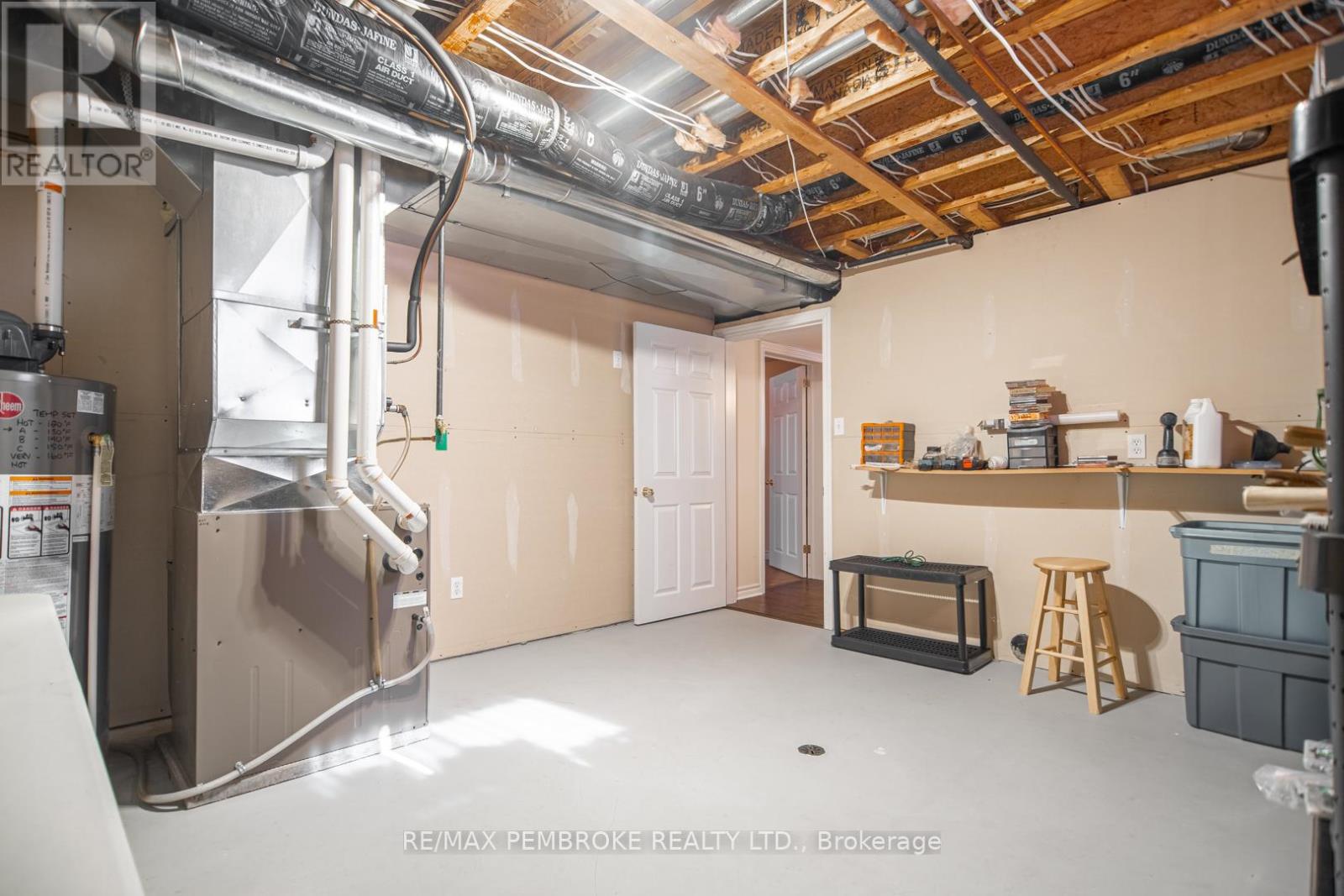 529 Angus Campbell Drive, Pembroke, Ontario  K8A 8K5 - Photo 38 - X12916090