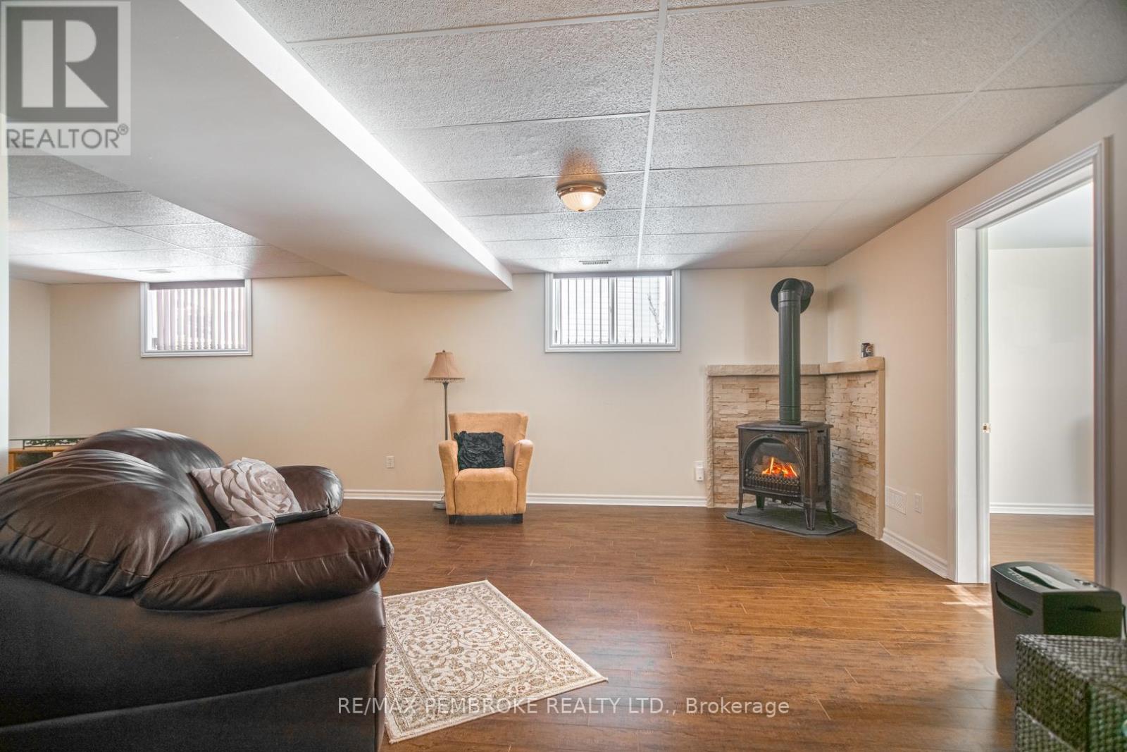 529 Angus Campbell Drive, Pembroke, Ontario  K8A 8K5 - Photo 31 - X12916090