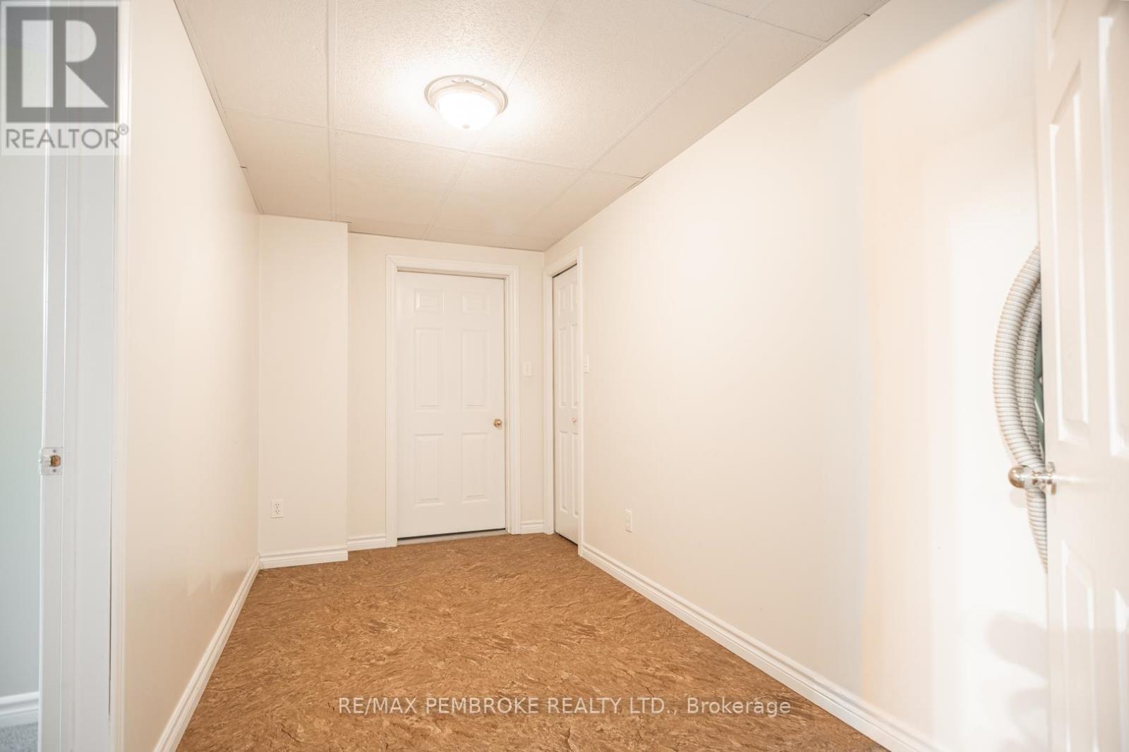 529 Angus Campbell Drive, Pembroke, Ontario  K8A 8K5 - Photo 39 - X12916090