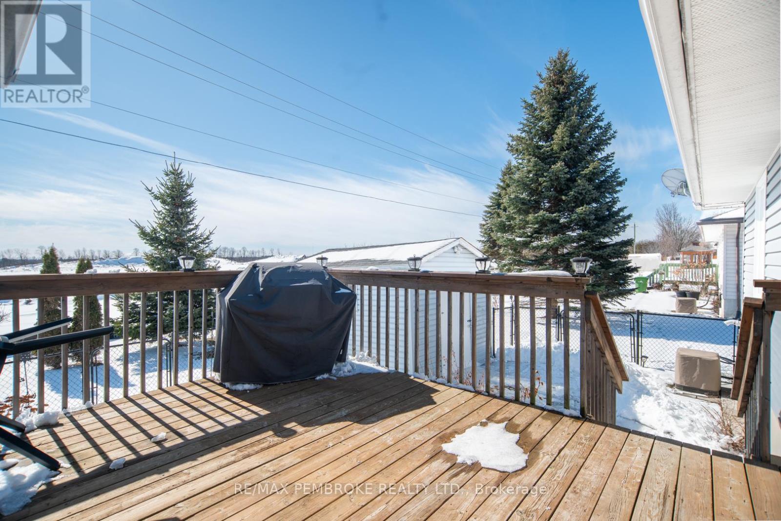 529 Angus Campbell Drive, Pembroke, Ontario  K8A 8K5 - Photo 48 - X12916090