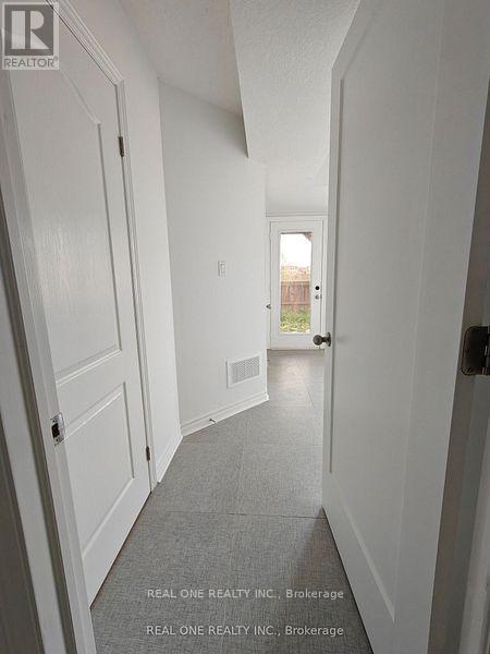 51 Mayland Trail, Hamilton, Ontario  L8J 0G4 - Photo 12 - X12917476