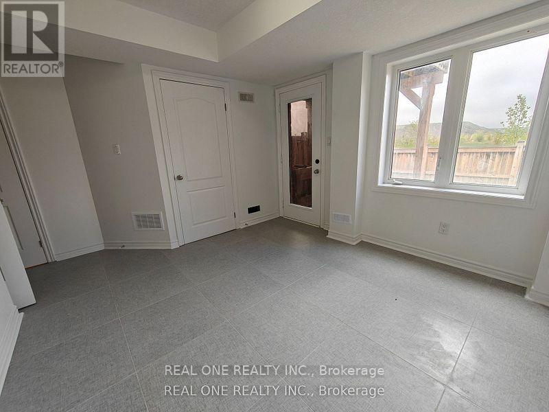 51 Mayland Trail, Hamilton, Ontario  L8J 0G4 - Photo 4 - X12917476