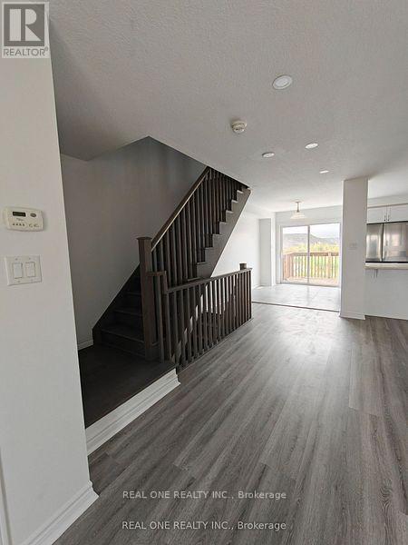 51 Mayland Trail, Hamilton, Ontario  L8J 0G4 - Photo 6 - X12917476