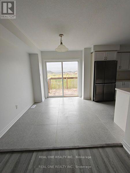 51 Mayland Trail, Hamilton, Ontario  L8J 0G4 - Photo 7 - X12917476