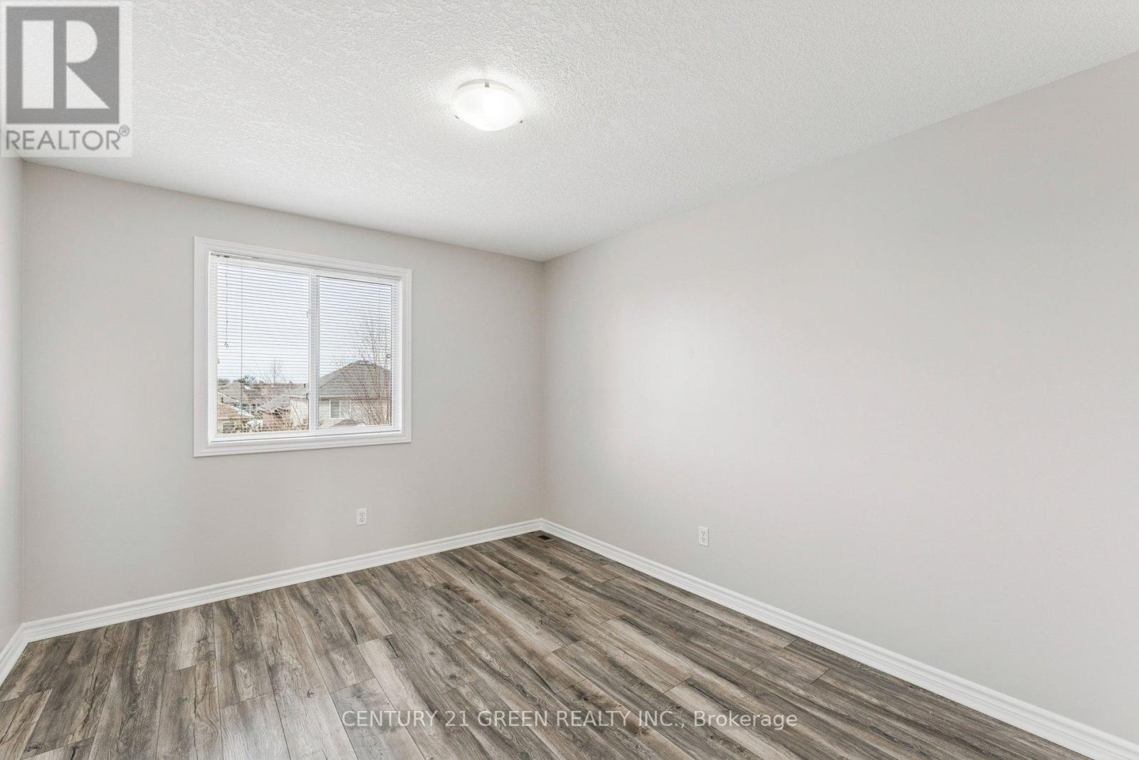 81 Penhale Avenue, St. Thomas, Ontario  N5R 6M3 - Photo 36 - X12917488